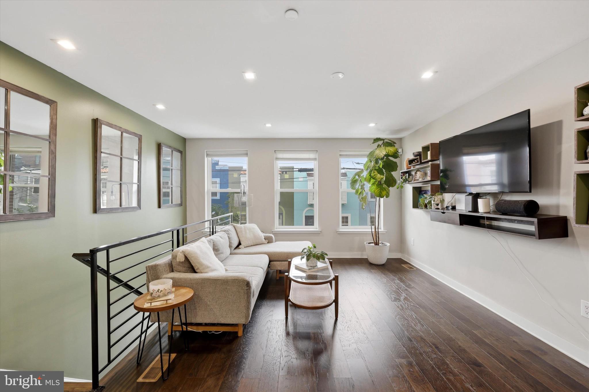 OLDE KENSINGTON - Residential