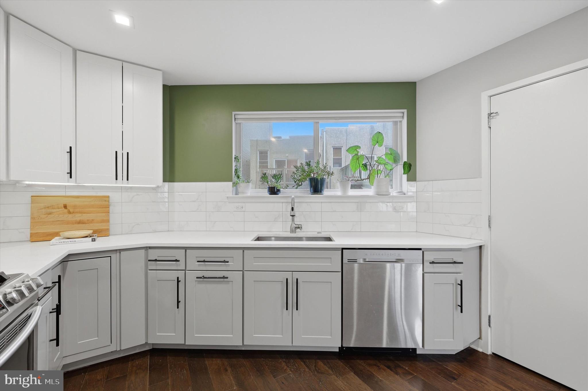 OLDE KENSINGTON - Residential