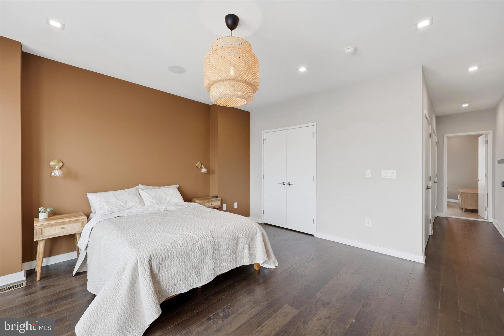 OLDE KENSINGTON - Residential