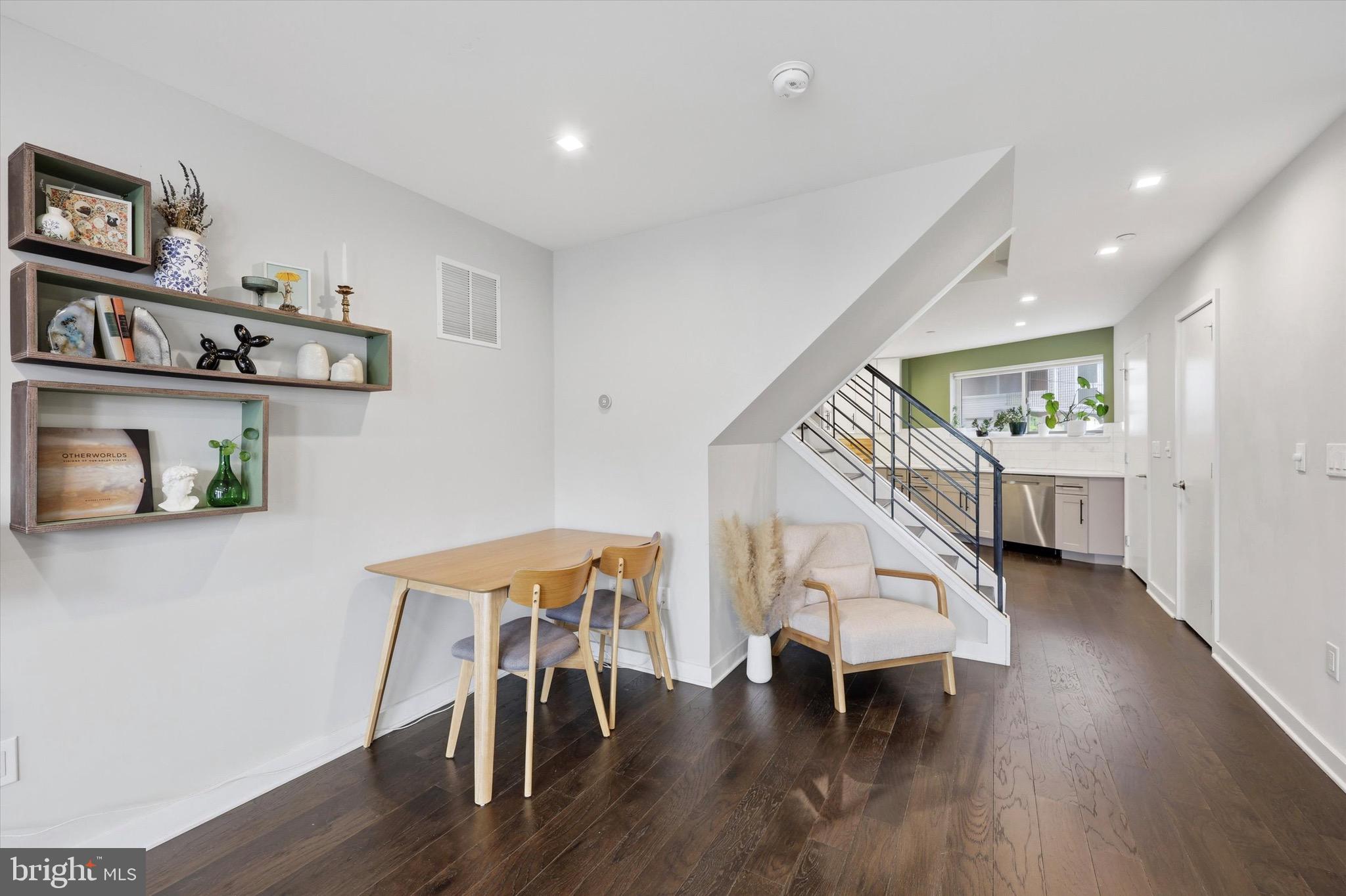 OLDE KENSINGTON - Residential