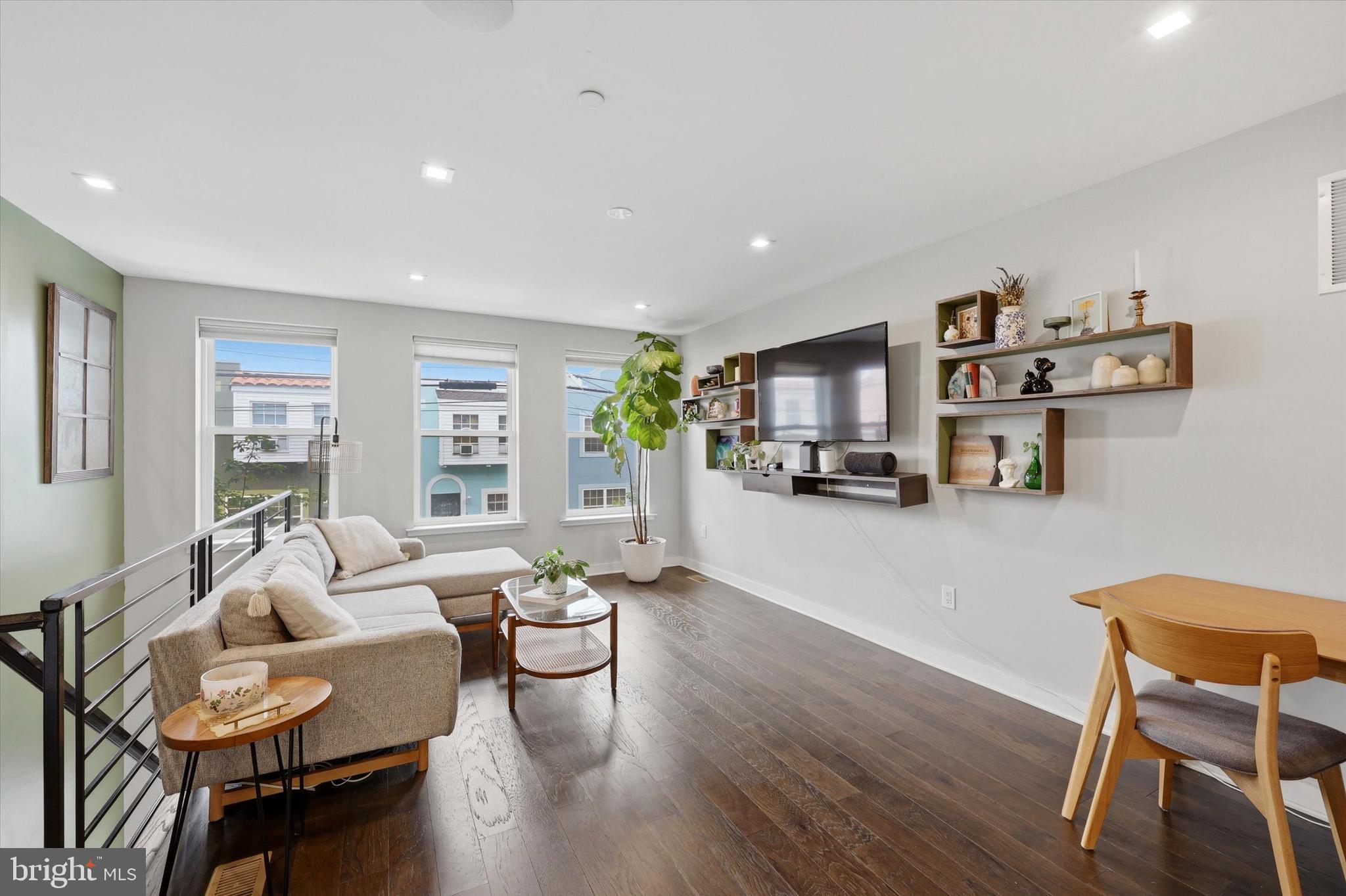 OLDE KENSINGTON - Residential