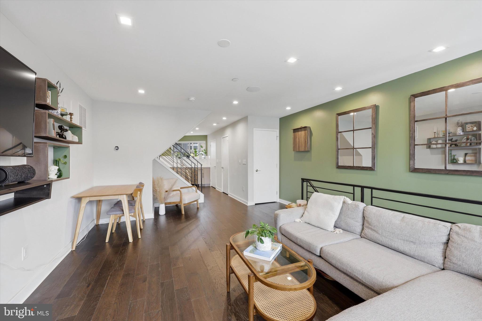 OLDE KENSINGTON - Residential