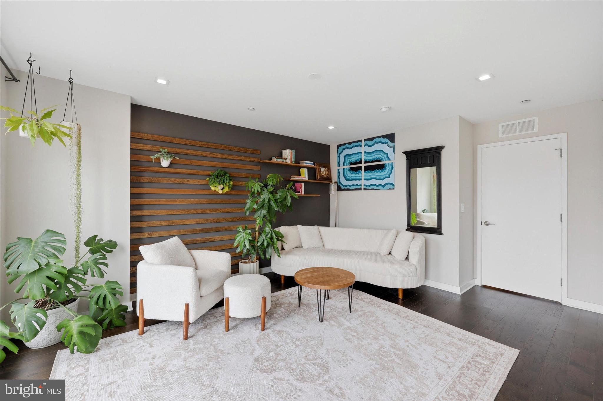 OLDE KENSINGTON - Residential