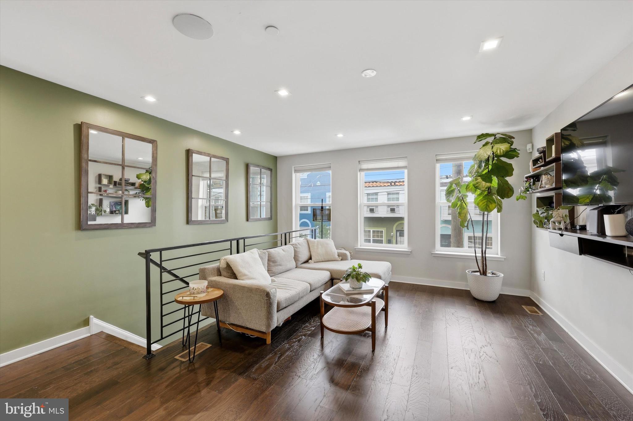 OLDE KENSINGTON - Residential
