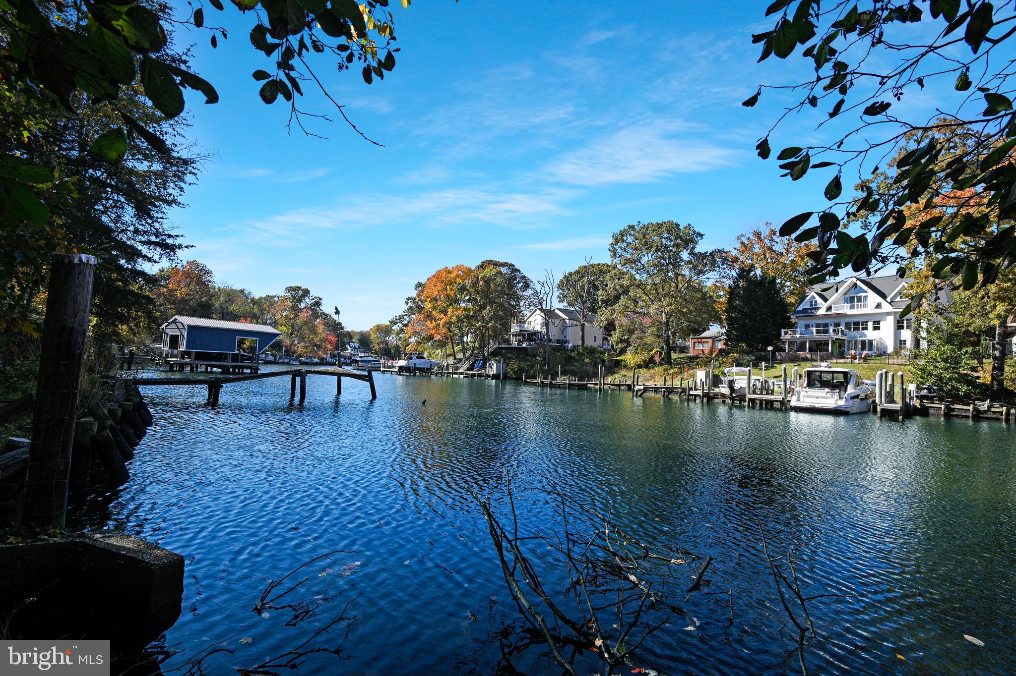 LAKE SHORE - Residential
