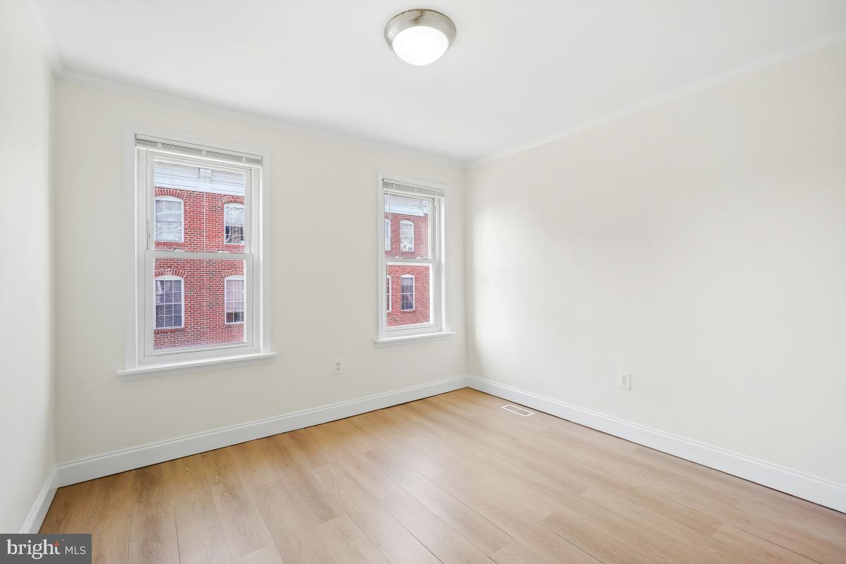 LOCUST POINT - Residential