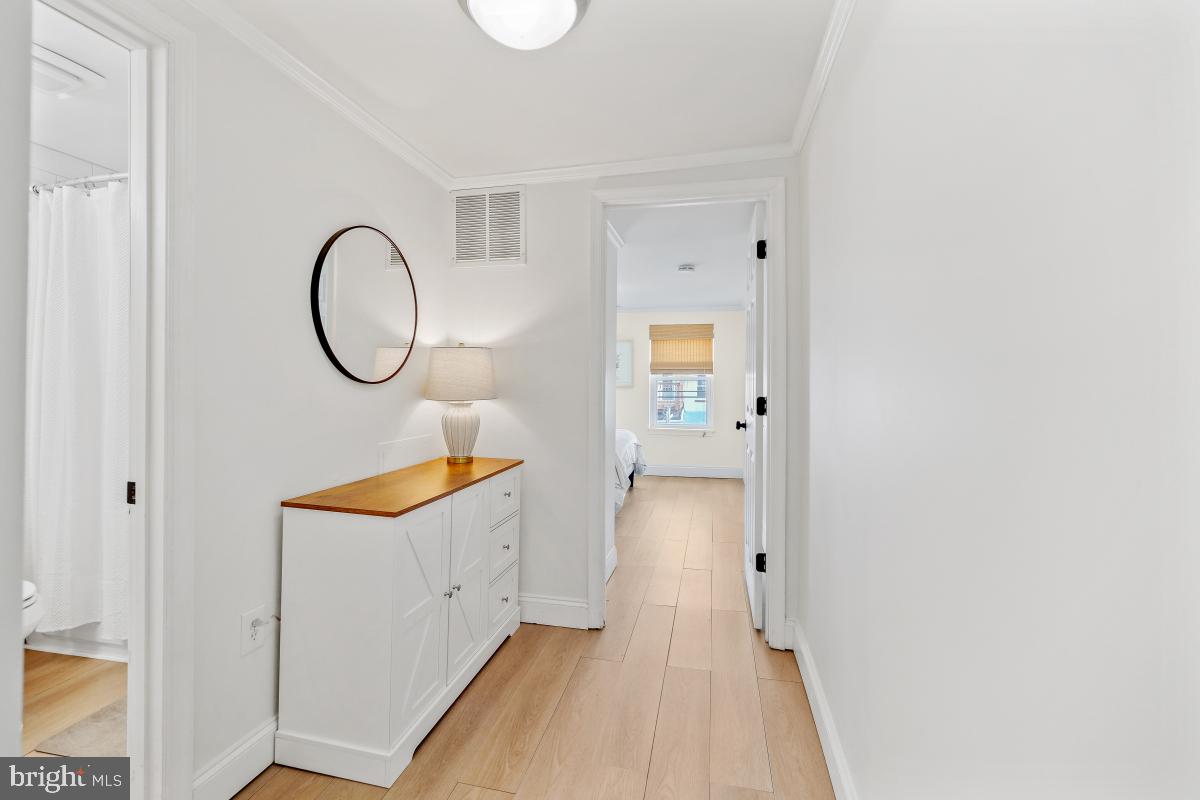 LOCUST POINT - Residential