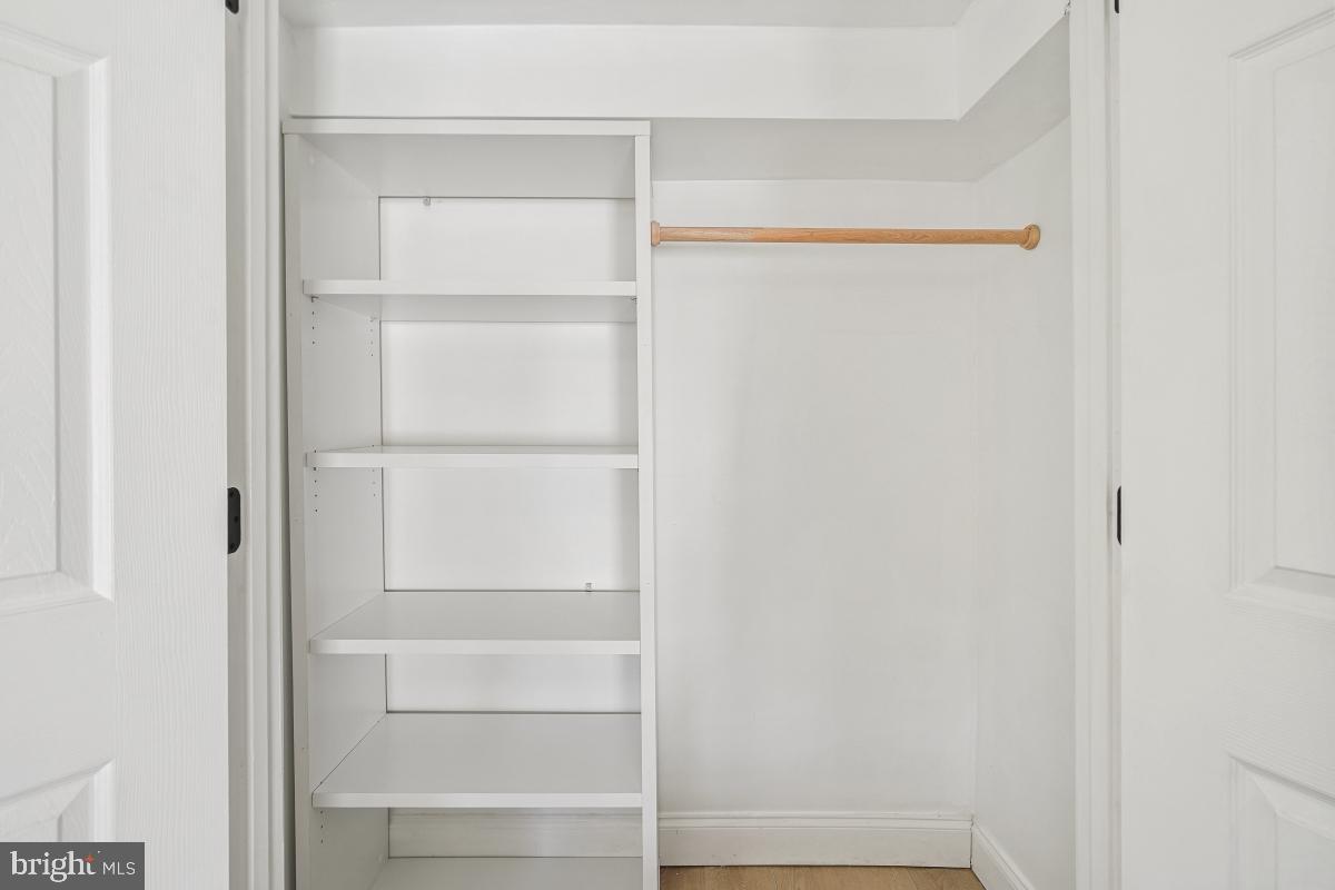 LOCUST POINT - Residential