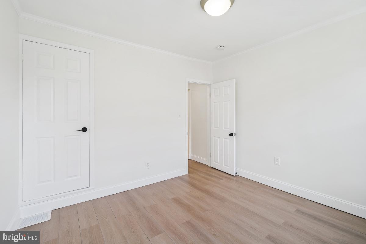 LOCUST POINT - Residential