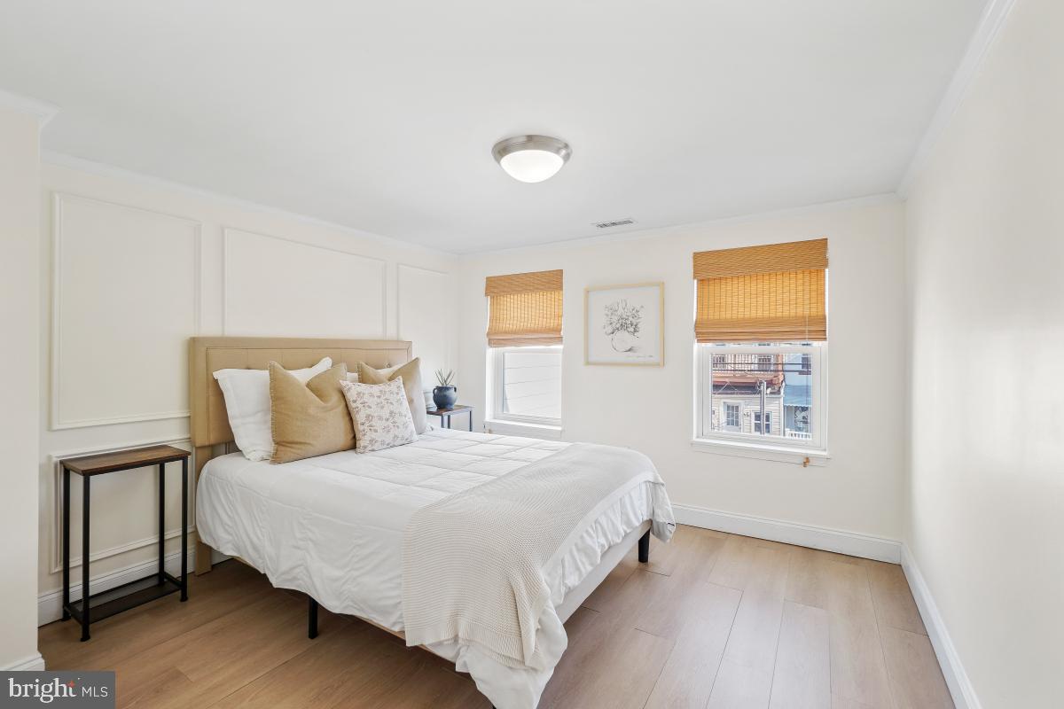 LOCUST POINT - Residential