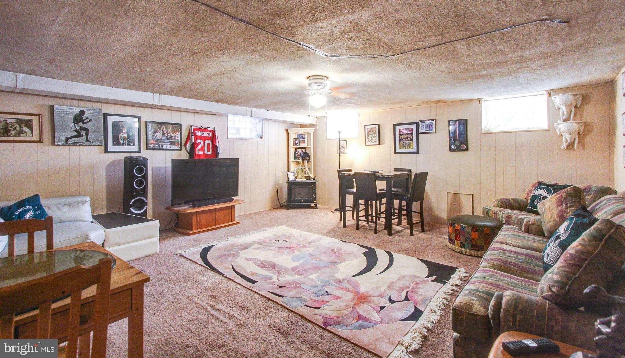 FOX CHASE - Residential