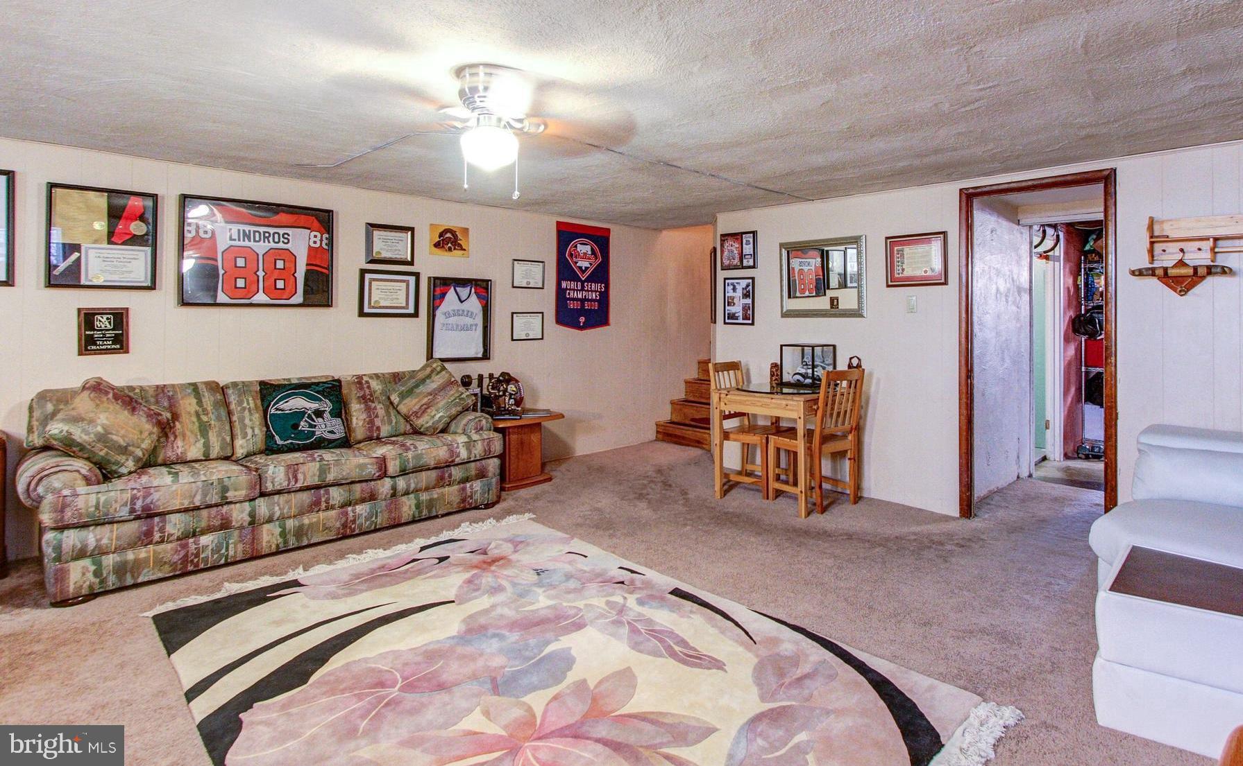 FOX CHASE - Residential