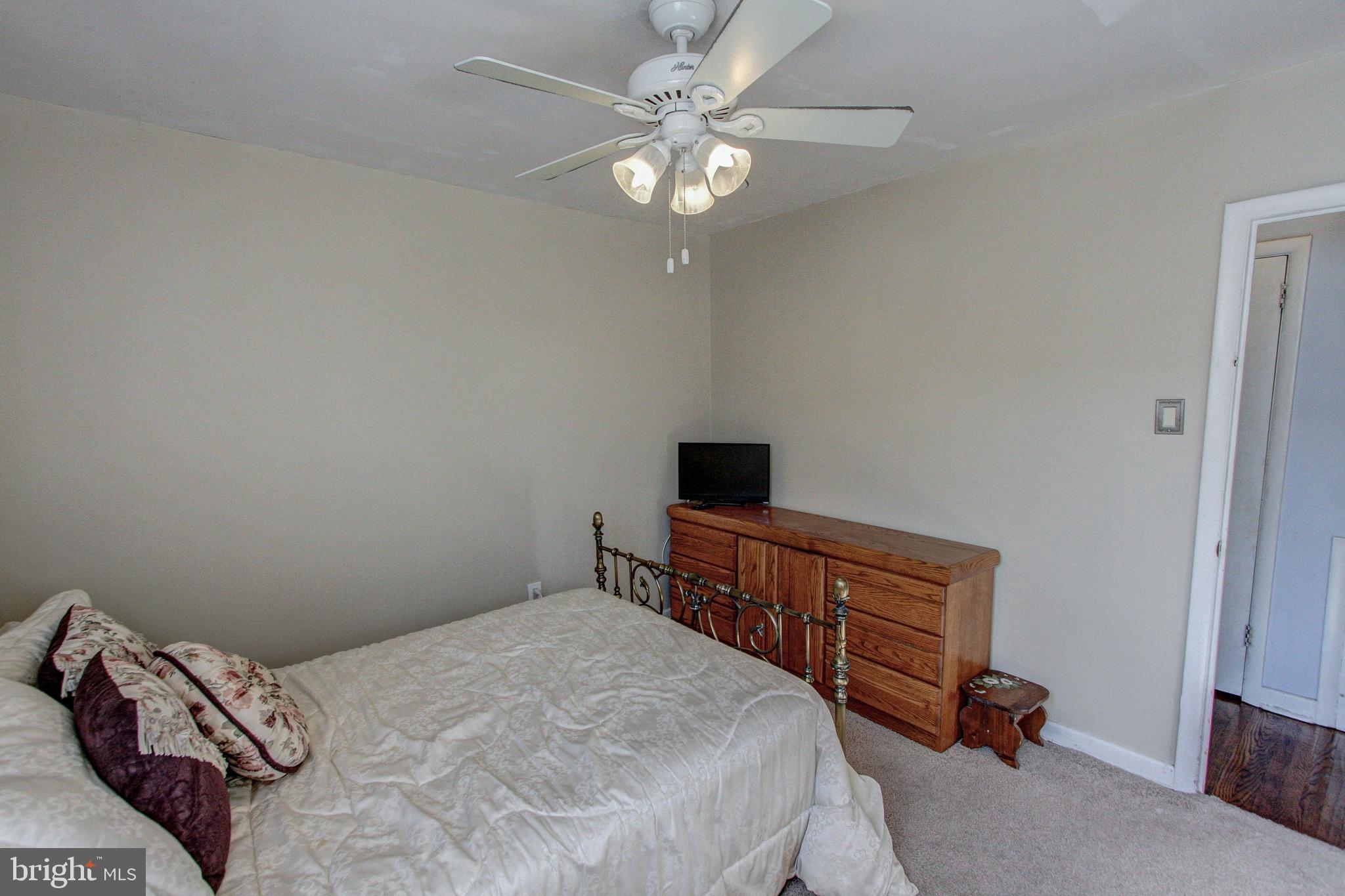 FOX CHASE - Residential