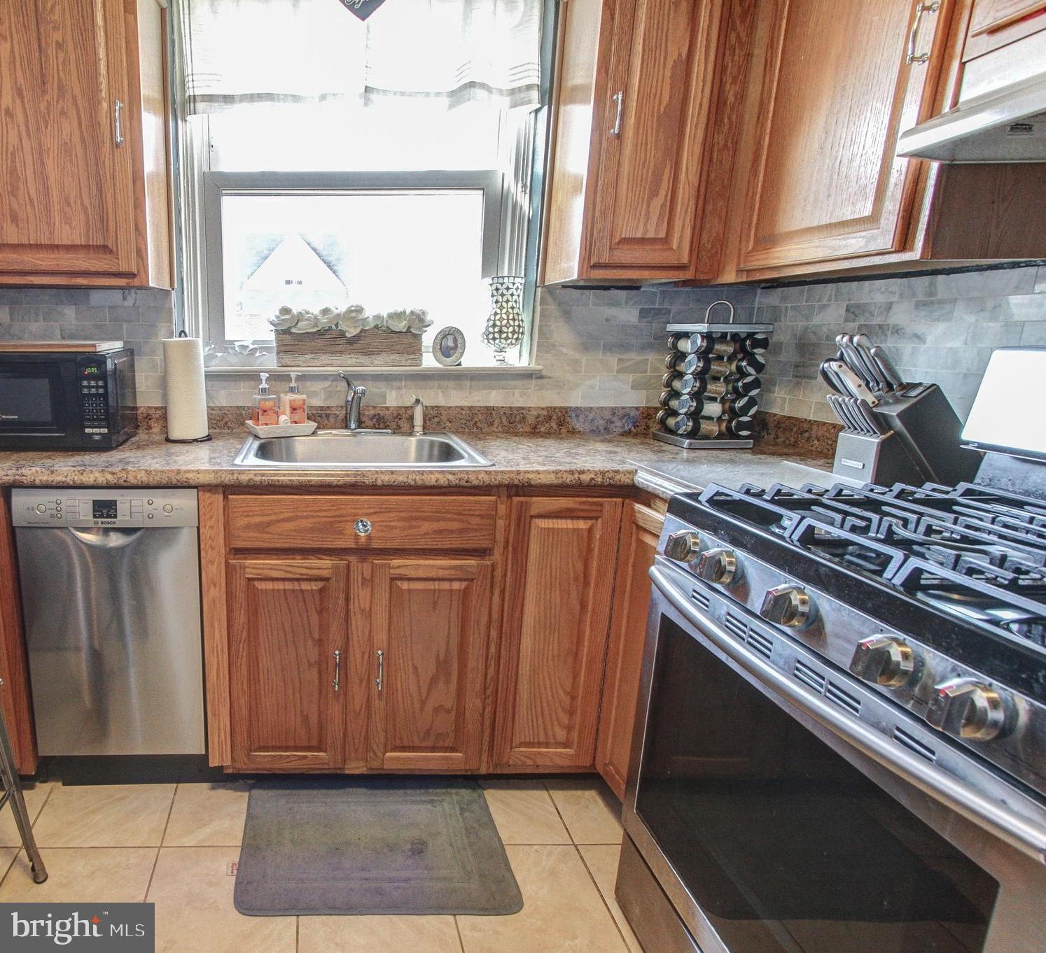 FOX CHASE - Residential