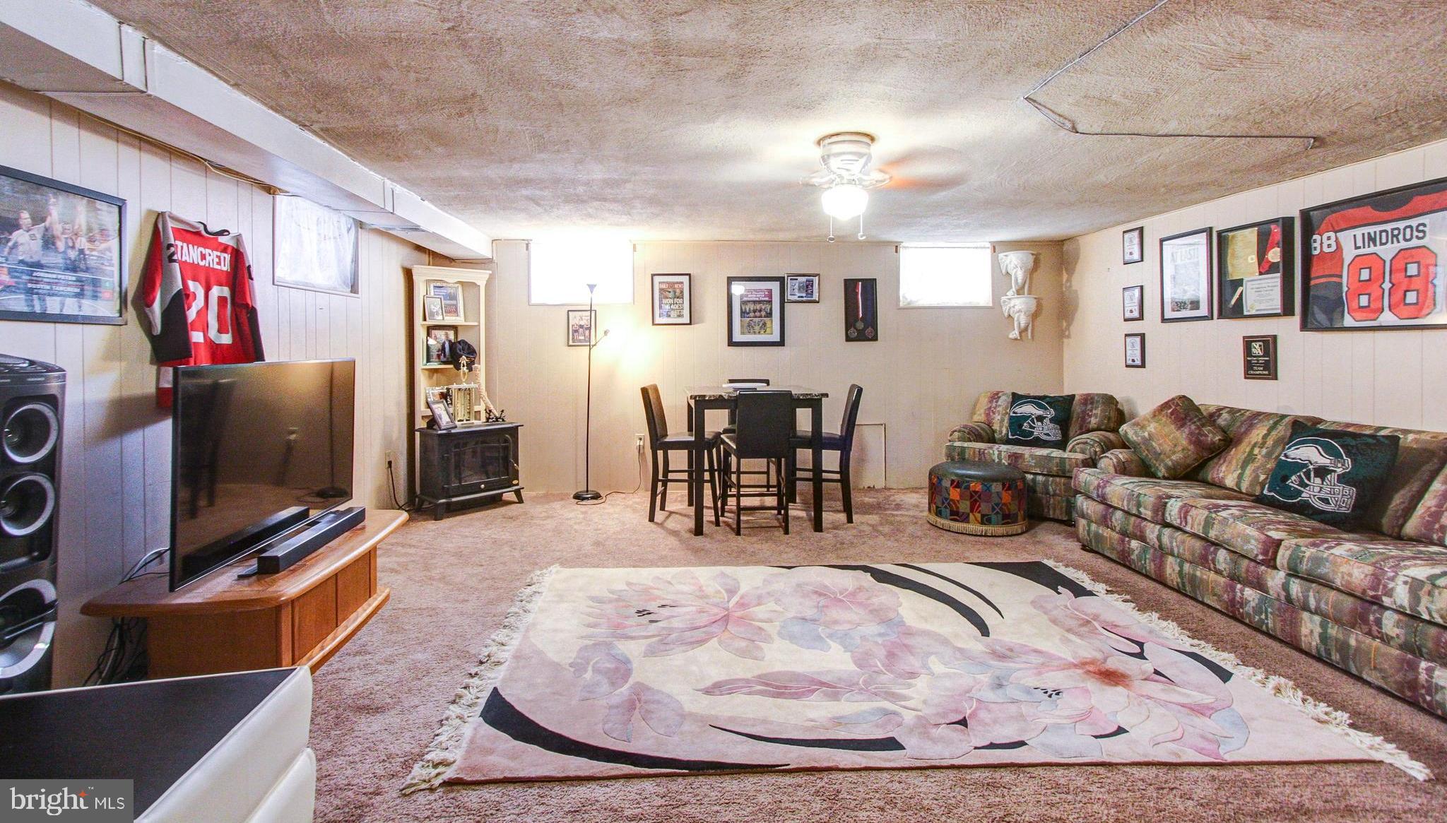 FOX CHASE - Residential