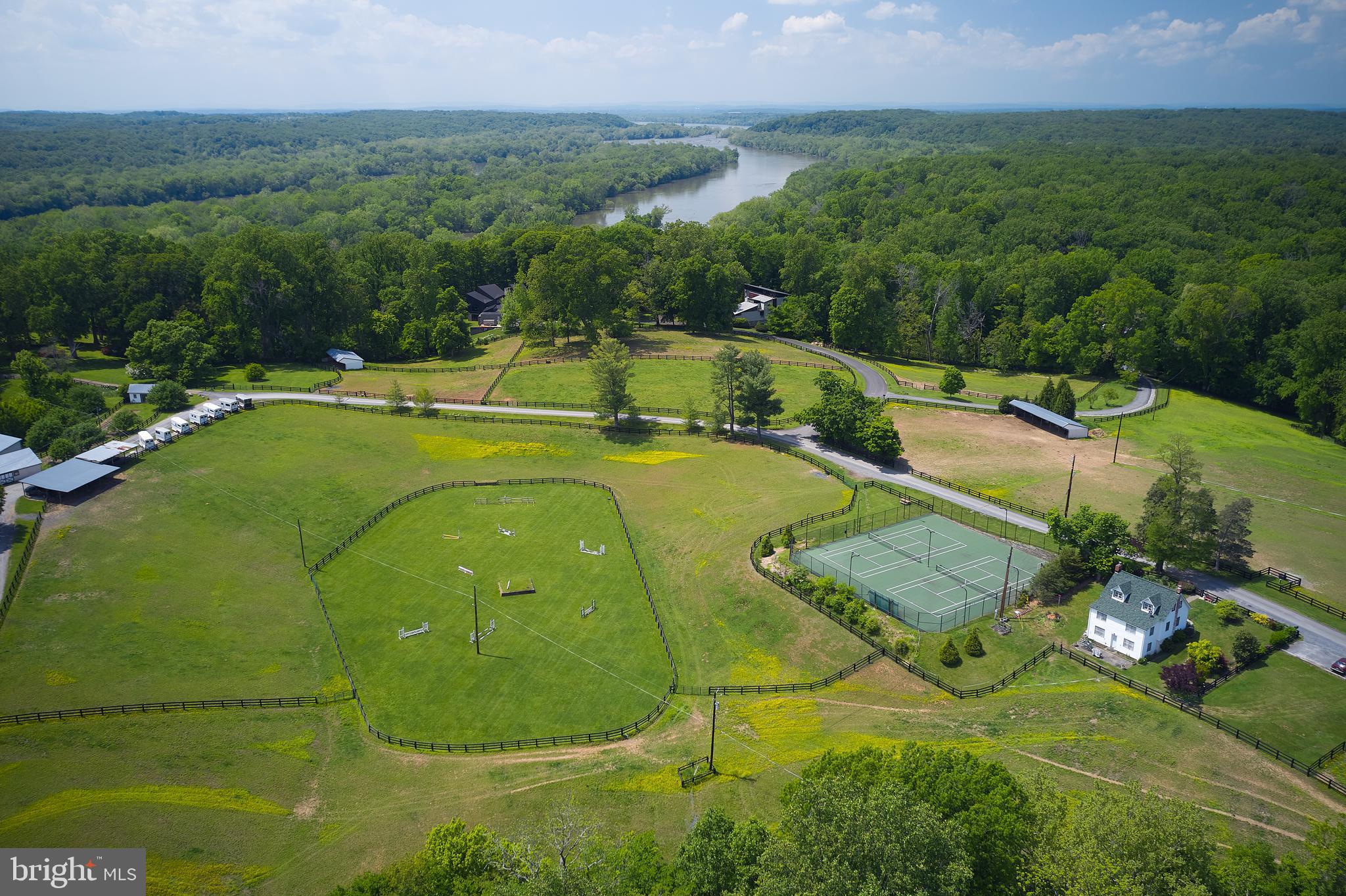 MERRY GO ROUND FARM - Residential