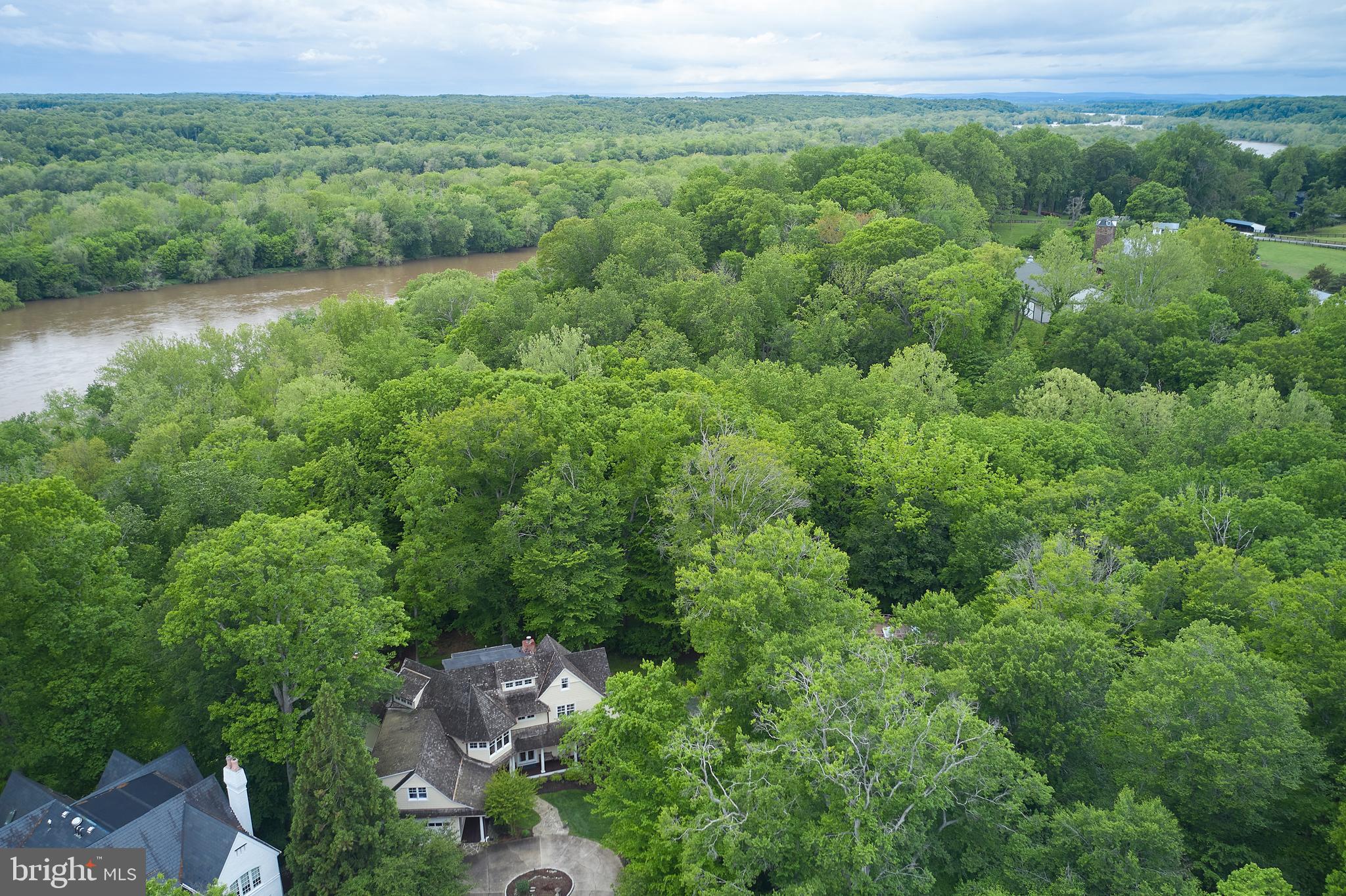 MERRY GO ROUND FARM - Residential