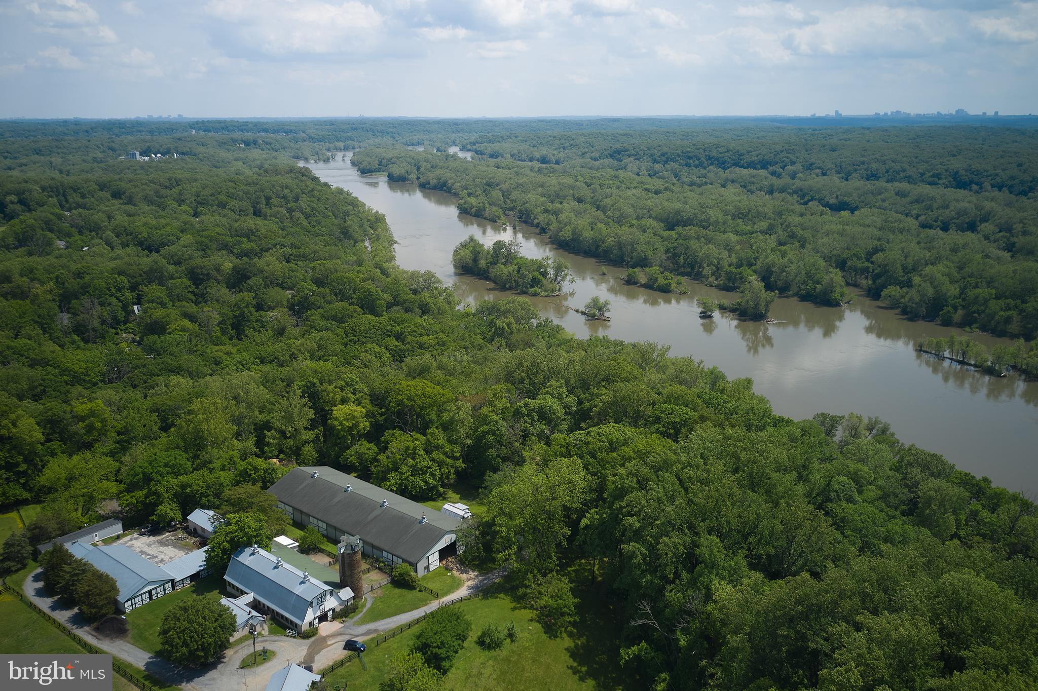 MERRY GO ROUND FARM - Residential