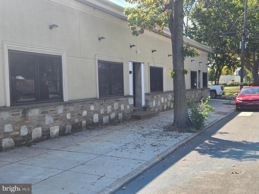 Freestanding commercial property on a 0.57-acre parcel in the heart of Bristol Borough. The site includes two buildings totaling approximately 4,700 SF: a 2,600 SF front retail/office building (currently in shell condition, ready for customization) and a 2,100 SF rear garage/shop with 10’ ceilings and drive-in access.

The property offers excellent flexibility for a wide range of users — contractors, service businesses, auto-related, light industrial, or retail showroom with storage. Ample on-site parking and outdoor yard area provide added utility, a rare feature in this market.

Conveniently located minutes from Route 13, I-95, and the PA Turnpike, the site provides strong accessibility to the Philadelphia metro, Bucks County, and New Jersey markets.

Highlights:

Total Size: ±4,700 SF (2 buildings)

Lot Size: 0.57 acres

Front building: ±2,600 SF office/retail (shell)

Rear building: ±2,100 SF garage with drive-in

Ample on-site parking and yard storage

Excellent owner-user opportunity