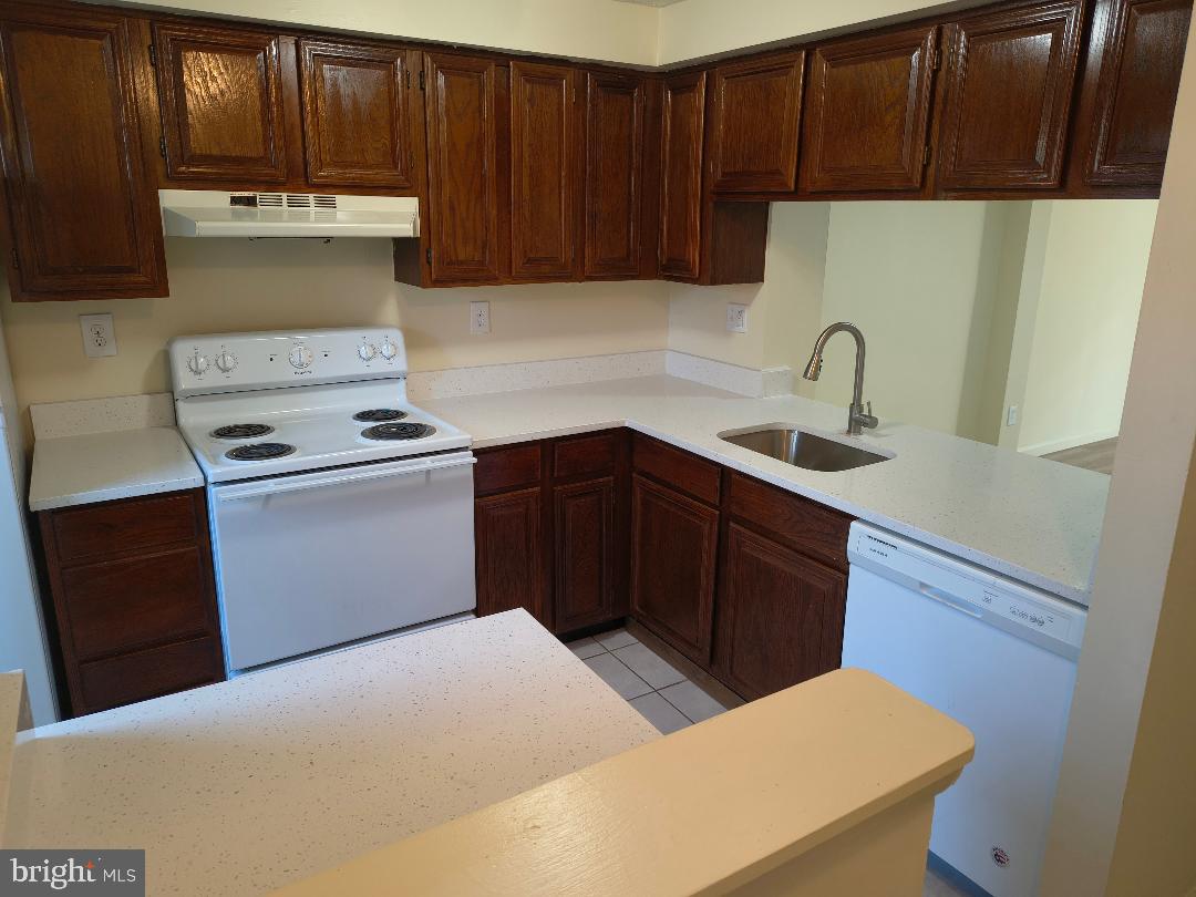 GUNNERS LAKE - Residential