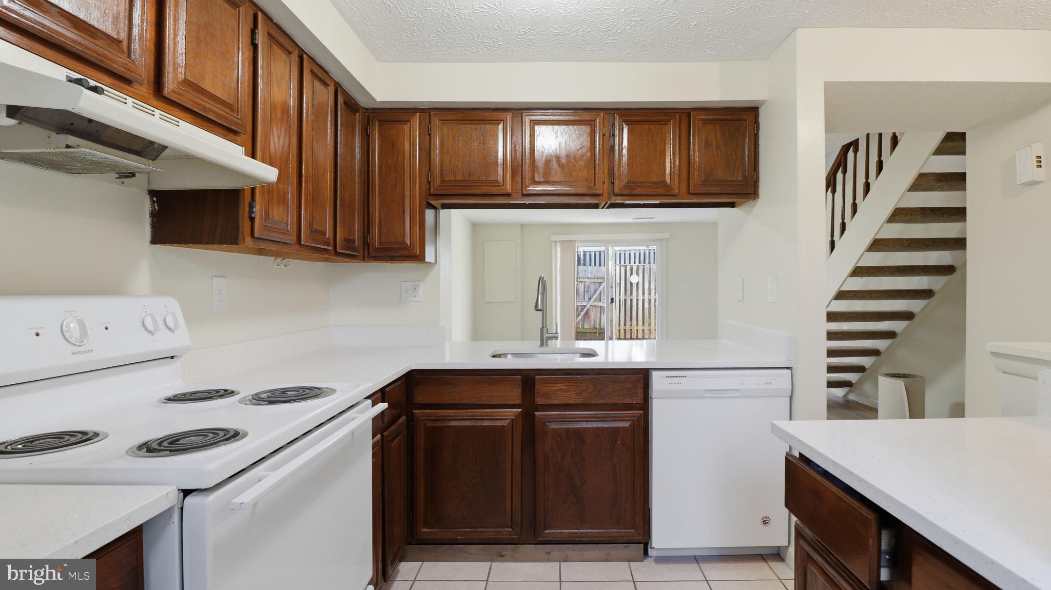 GUNNERS LAKE - Residential