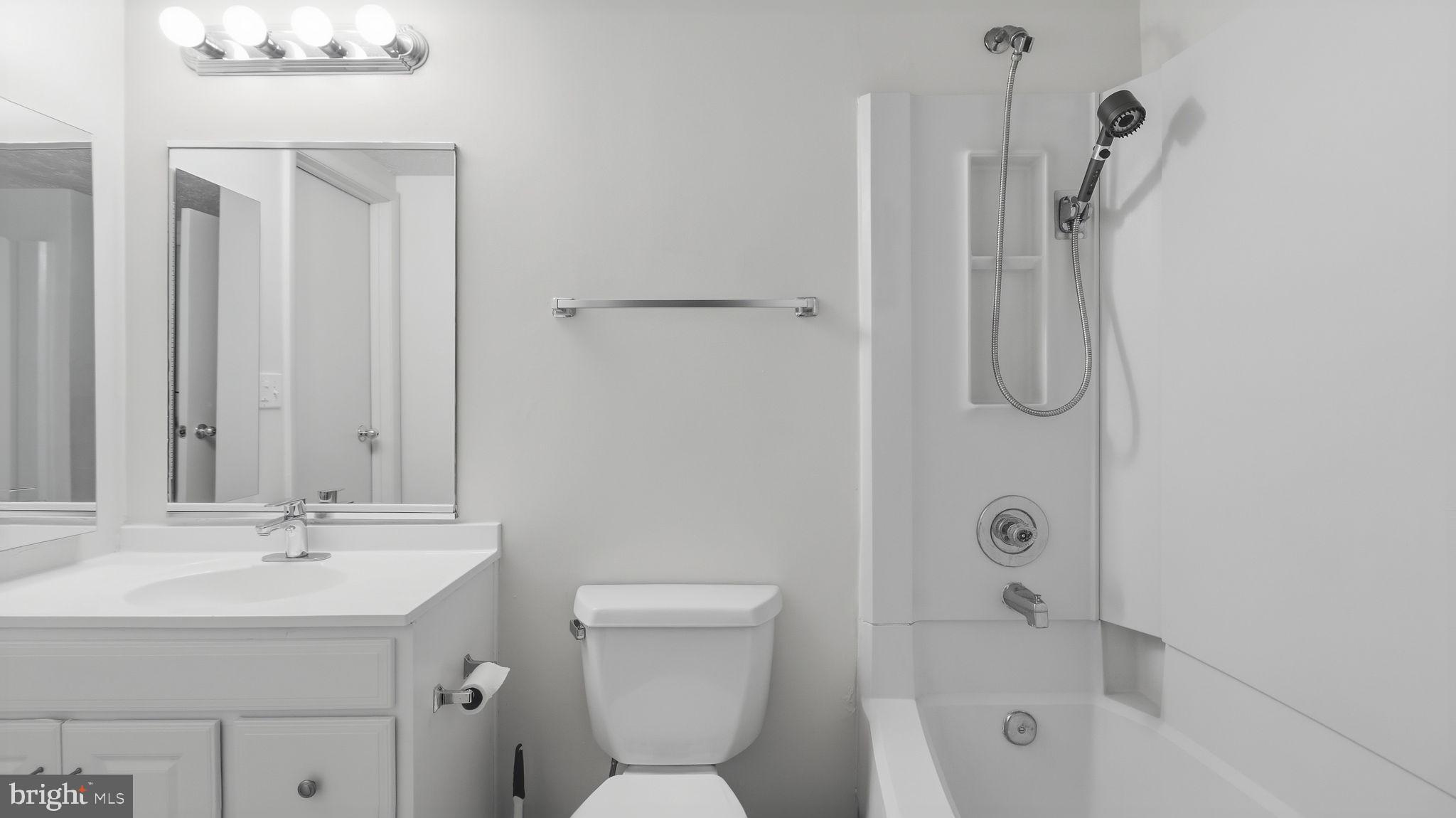 GUNNERS LAKE - Residential