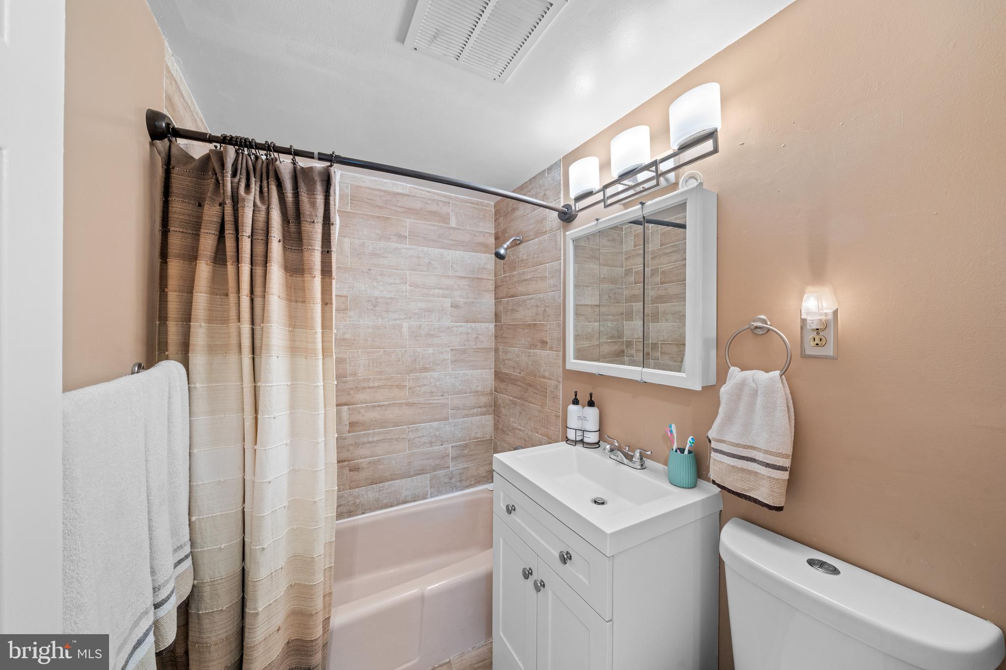 WEST GOSHEN HILLS - Residential