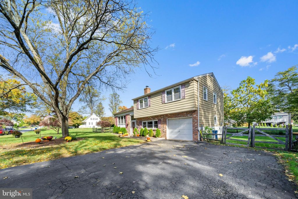 Photo of 201 Seal Lane, WEST CHESTER, PA 19380 (MLS # PACT2112190)