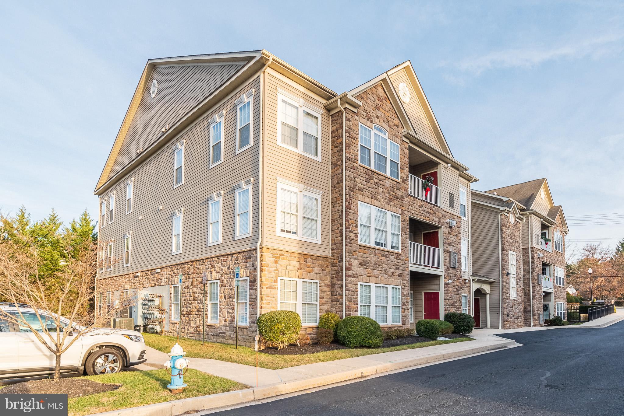 METICULOUSLY MAINTAINED 2 BEDROOM, 2 FULL BATH PENTHOUSE CONDO IN 55+ COMMUNITY IN THE TOWN OF BEL AIR. THIS CONDO FEATURES VAULTED CEILINGS & CHAIR RAILING. THE KITCHEN INCLUDES CORIAN COUNTERS, 42" CABINETS, DOUBLE SINK & BREAKFAST BAR AND BREAKFAST ROOM OFF KITCHEN WITH ENTRY TO BALCONY. MASTER BEDROOM W/ SITTING AREA, WALK-IN CLOSET AND ATTACHED MASTER BATH W/DOUBLE VANITY. PLENTY OF STORAGE. SCHEDULE YOUR SHOWING TODAY!