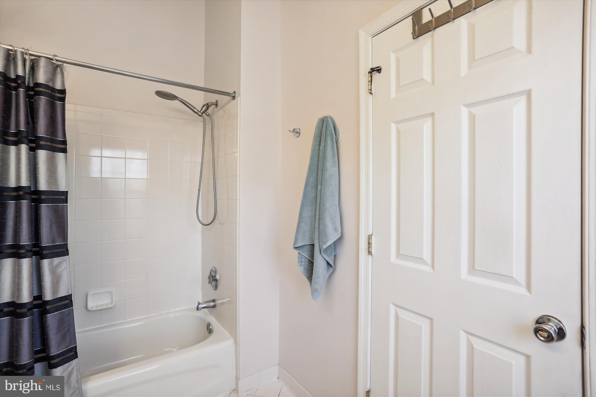 WASHINGTONIAN CENTER - Residential