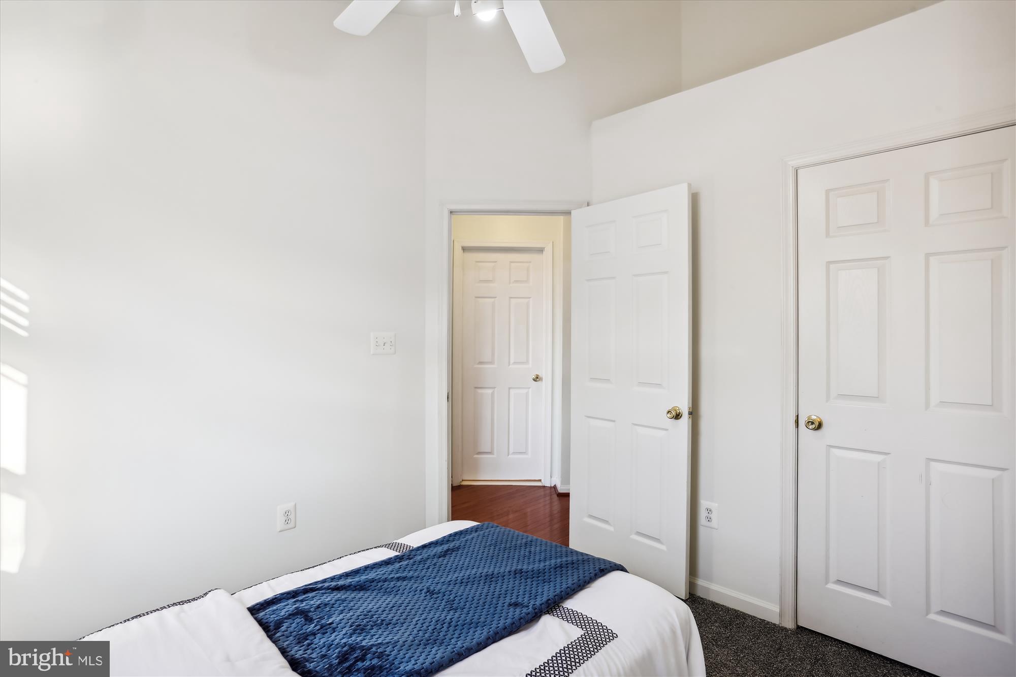 WASHINGTONIAN CENTER - Residential