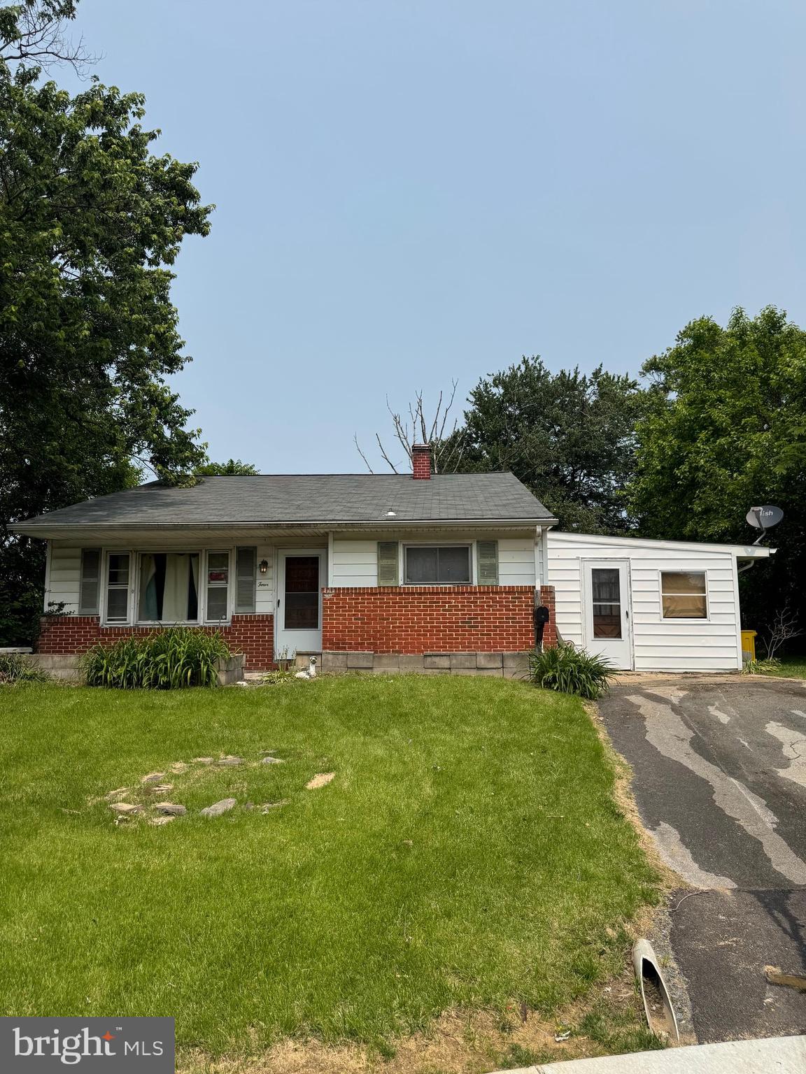 4 CLEARSPRING COURT