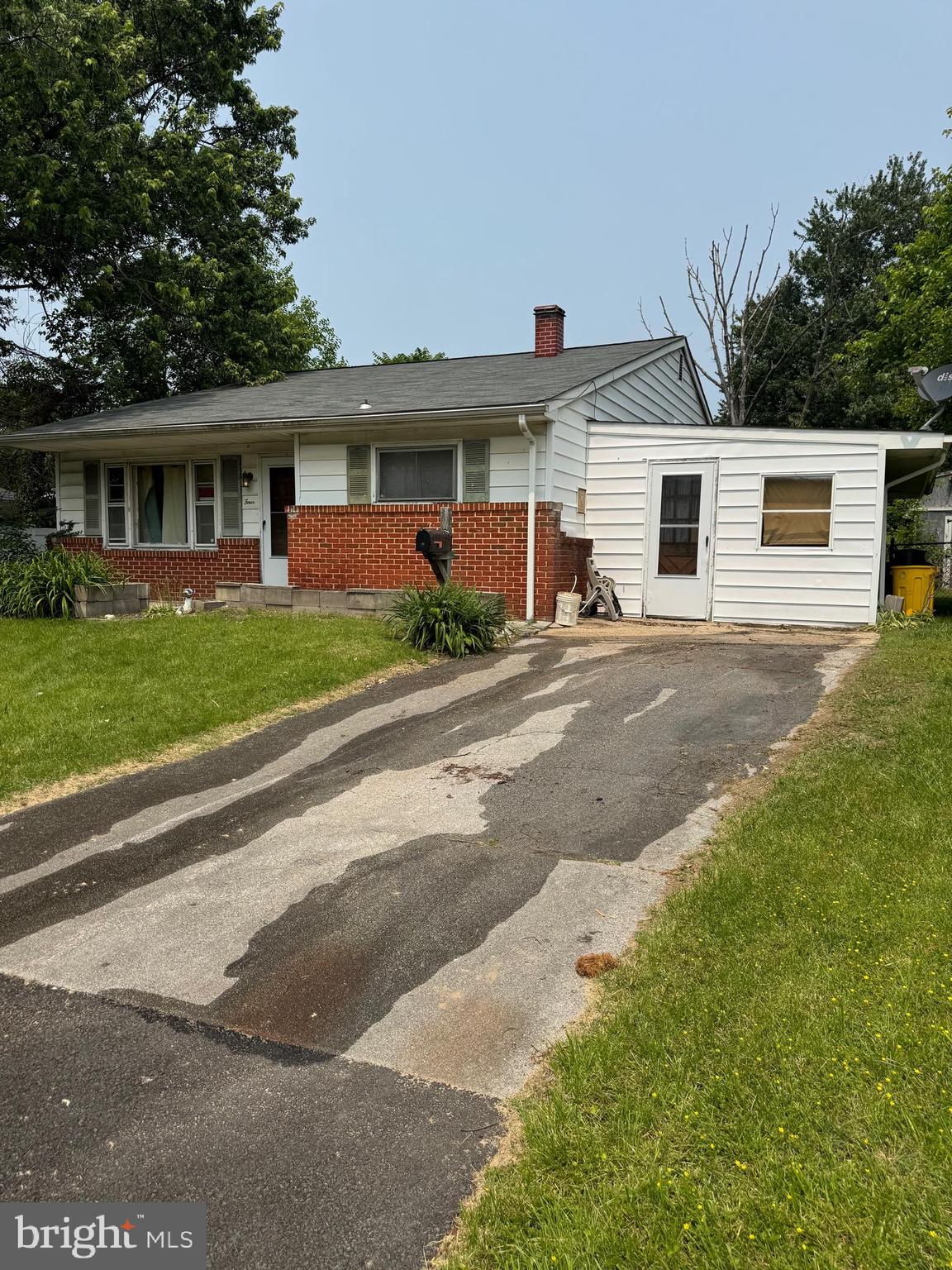 4 CLEARSPRING COURT