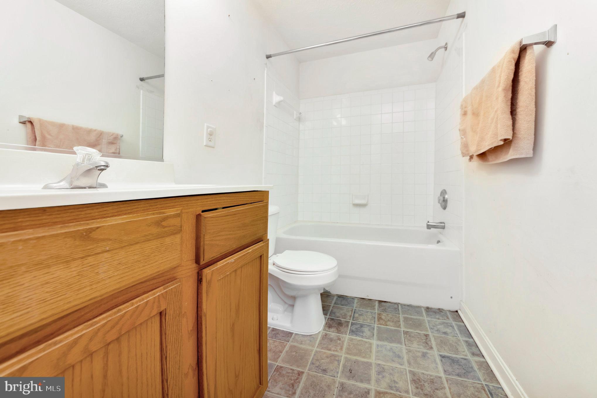 LAKE LAND OR - Residential