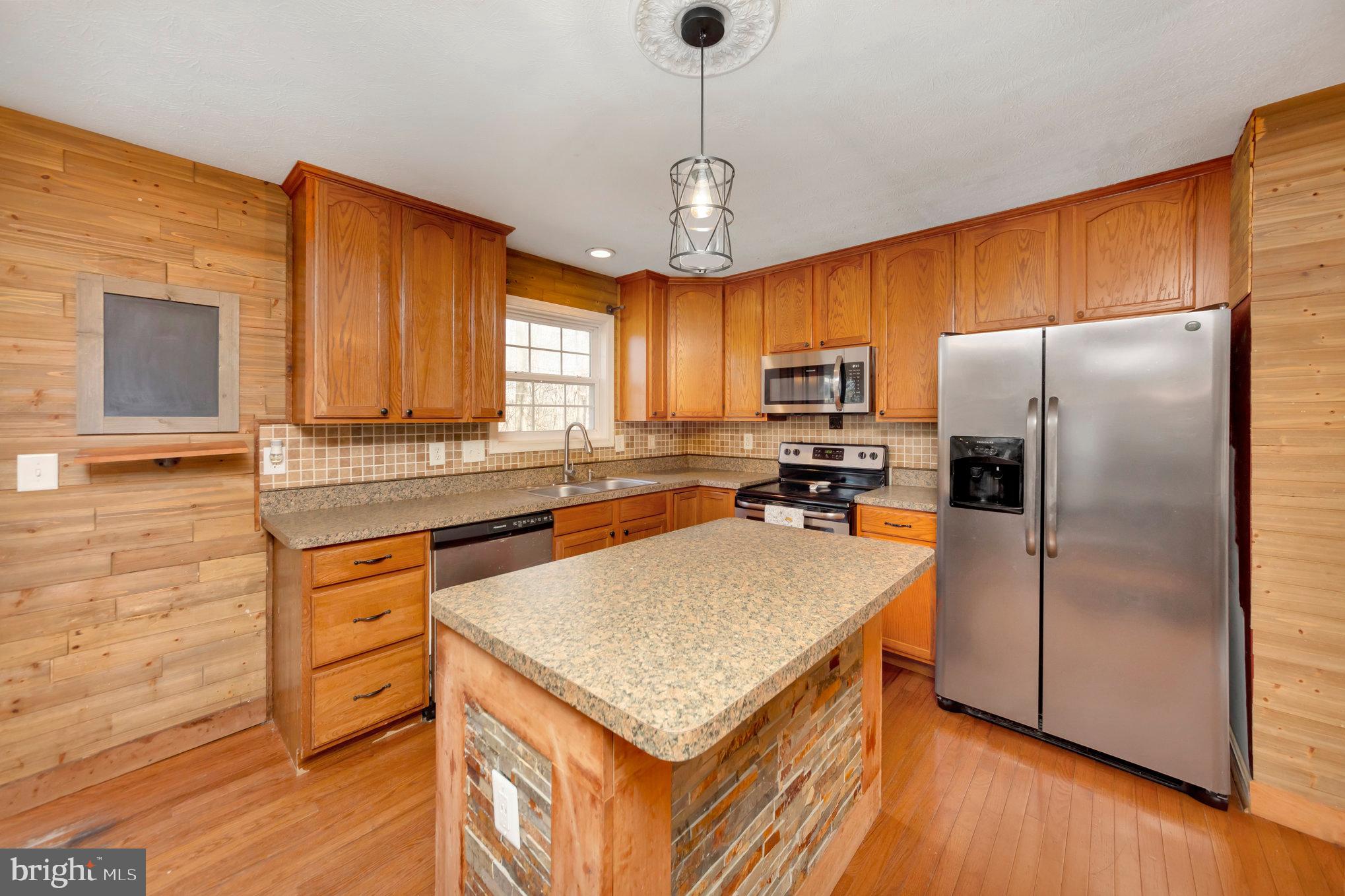 LAKE LAND OR - Residential