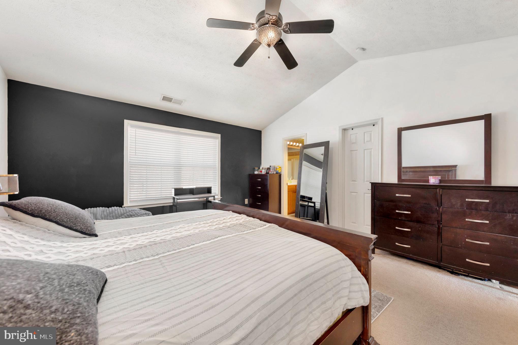 LAKE LAND OR - Residential