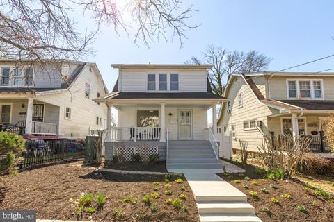 2425 PERRY STREET NE WASHINGTON DC 20018