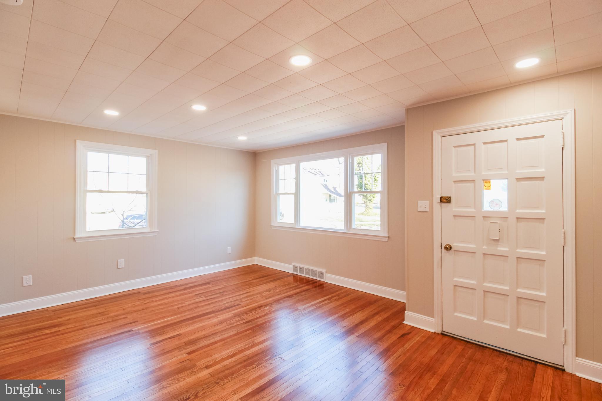 35 FARNSWORTH AVENUE