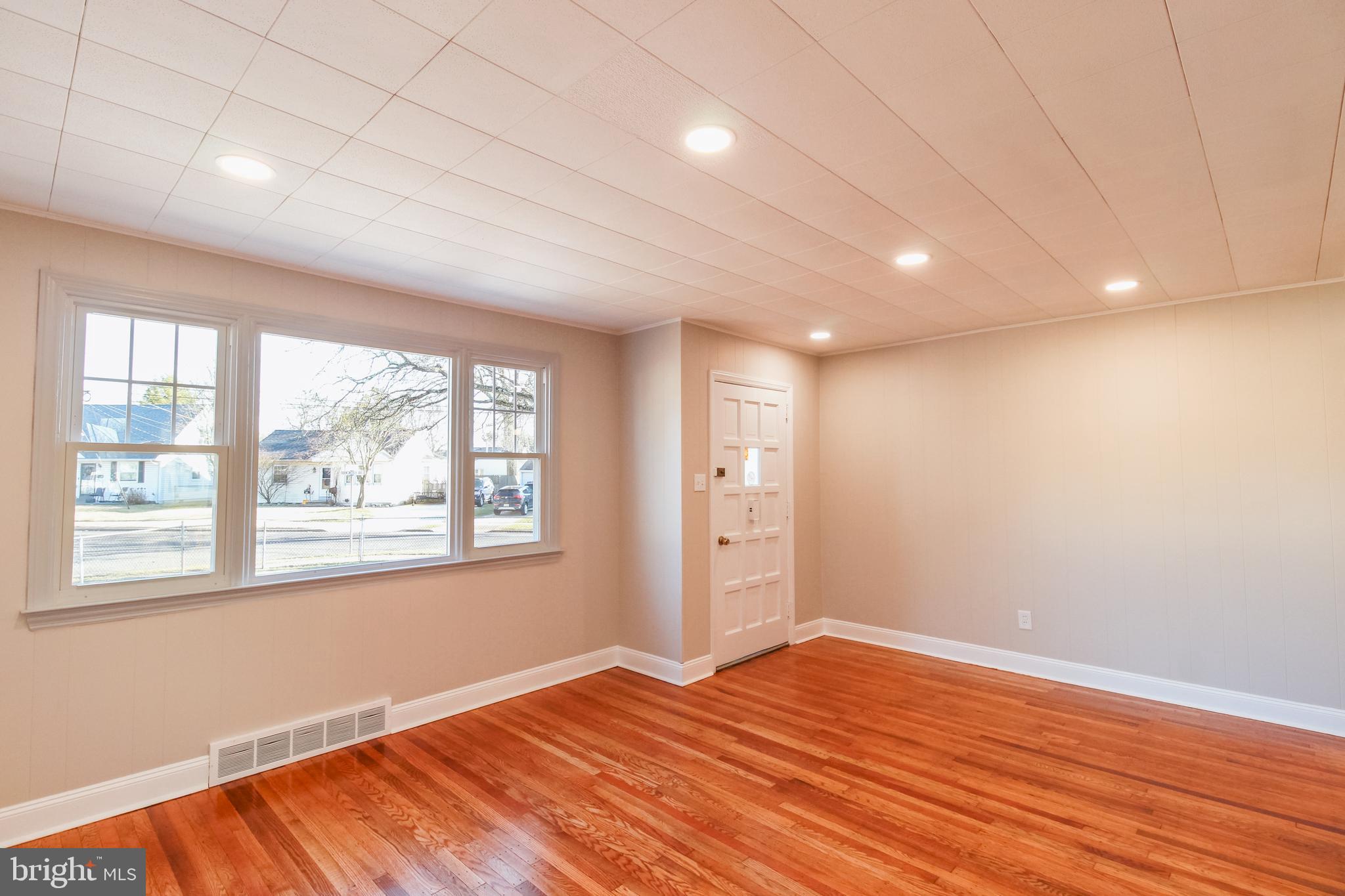 35 FARNSWORTH AVENUE