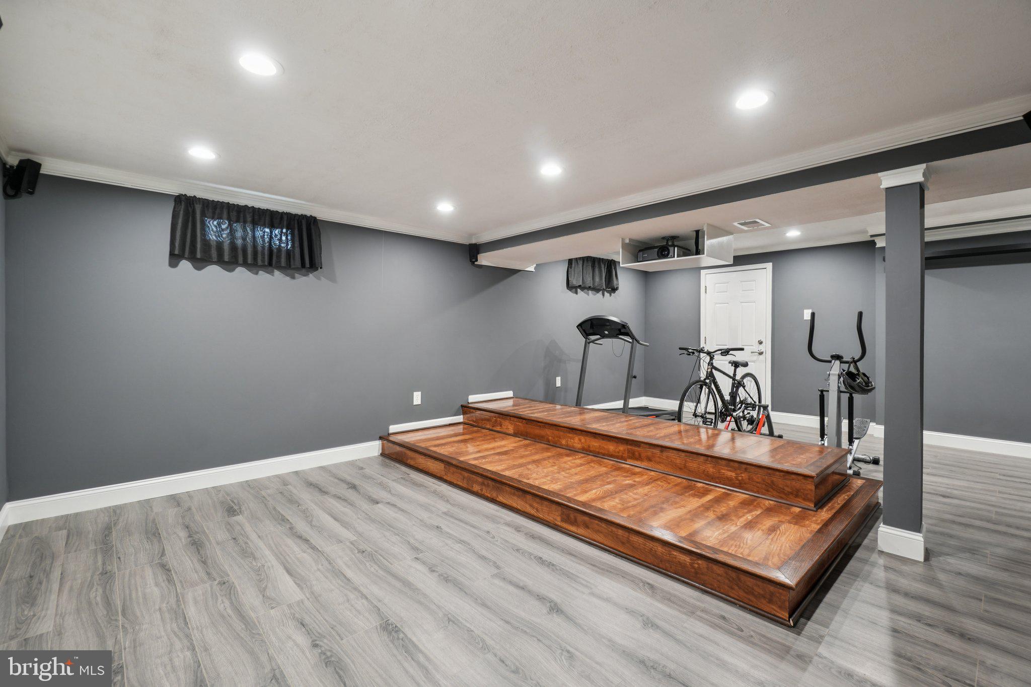 NEWPORT - Residential