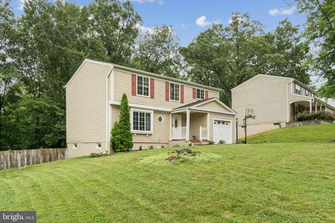Homes For Sale - 16041 Macedonia Drive<br/> WOODBRIDGE, VA 22191