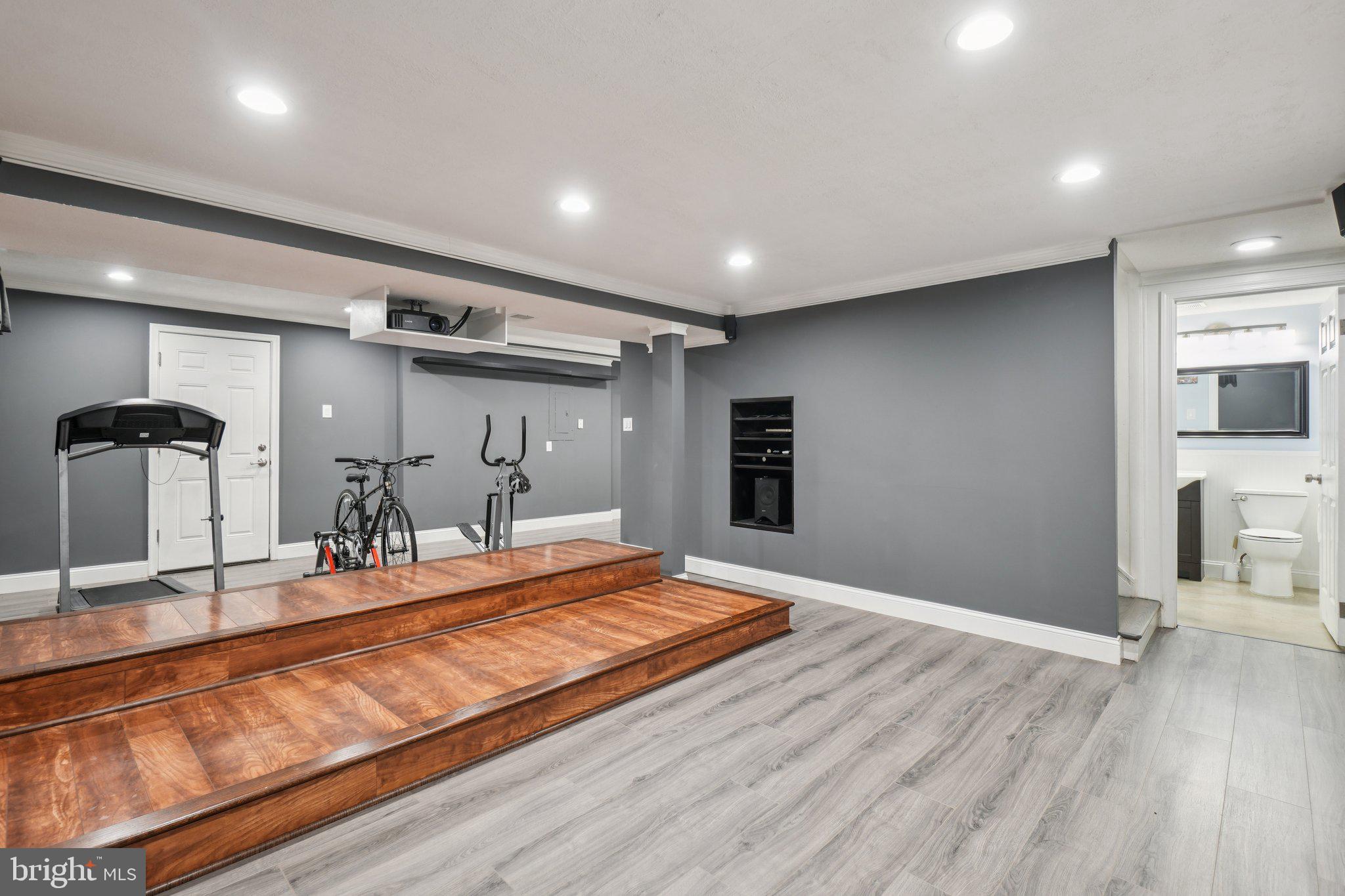 NEWPORT - Residential