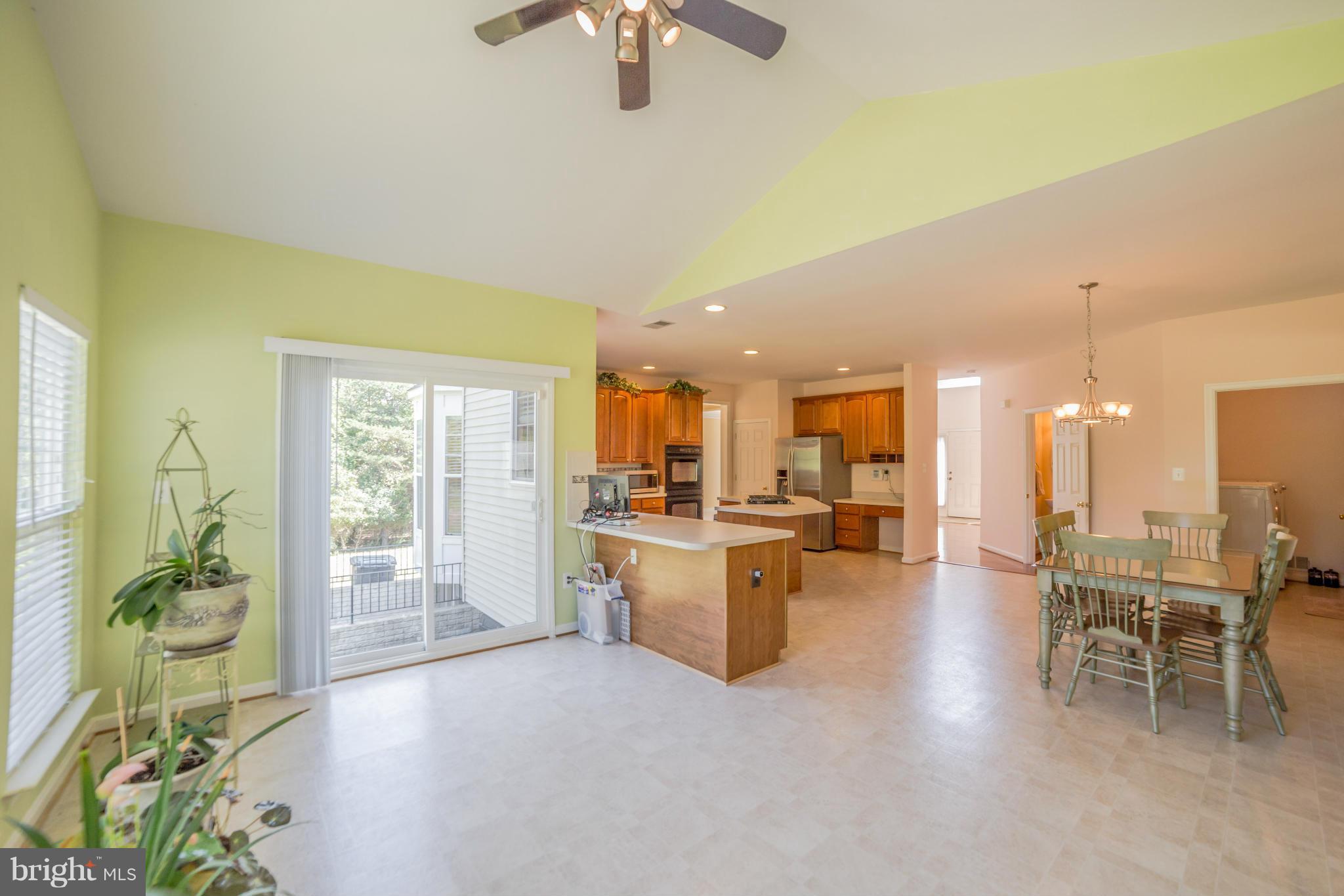 BROAD RUN OAKS - Residential