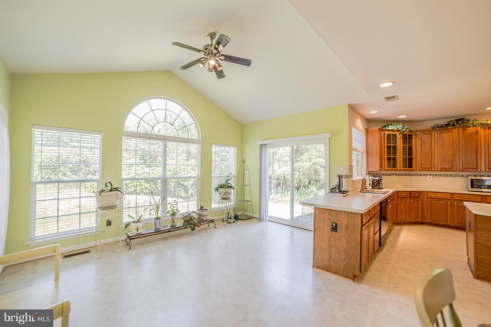 BROAD RUN OAKS - Residential