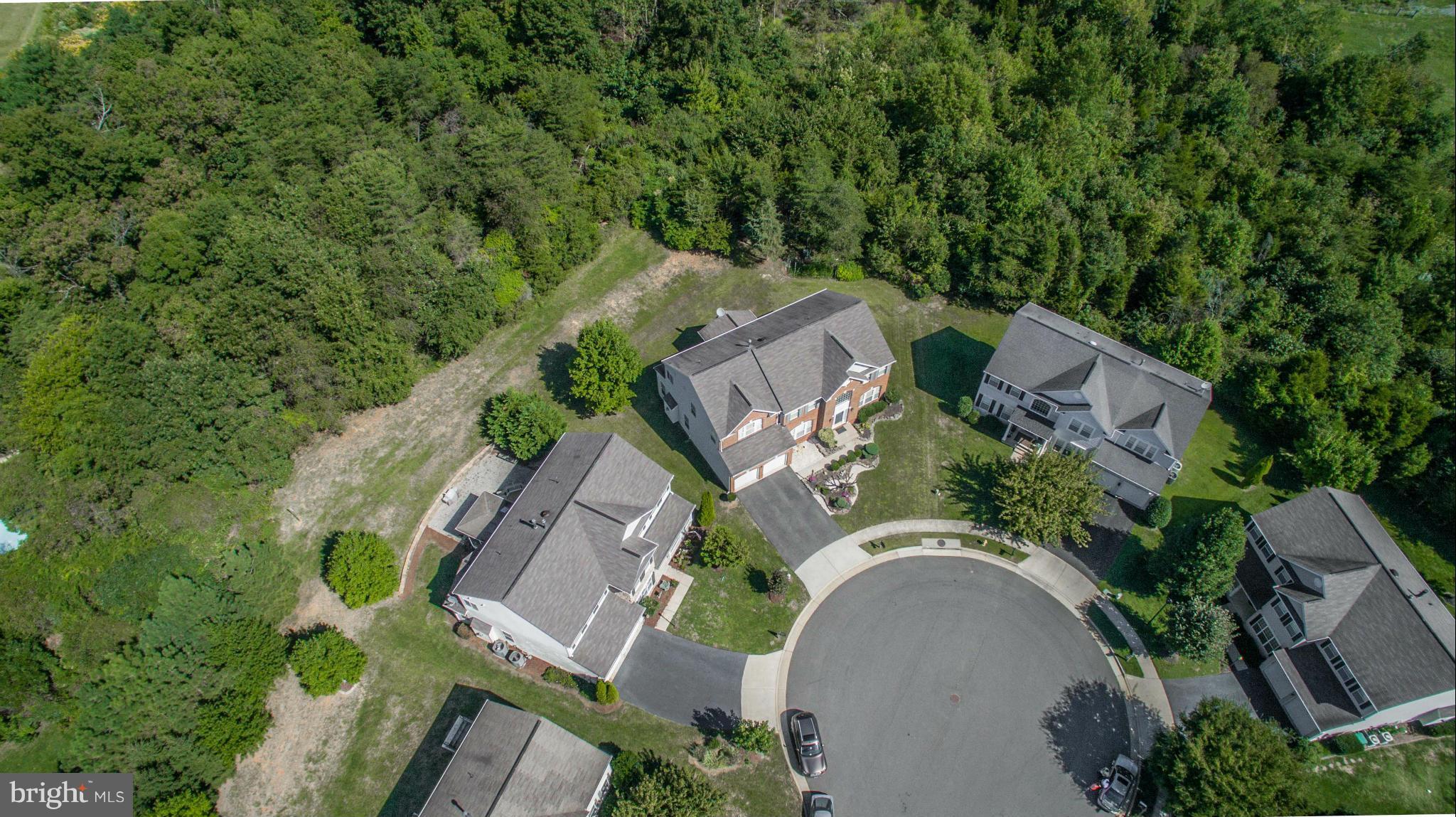 BROAD RUN OAKS - Residential