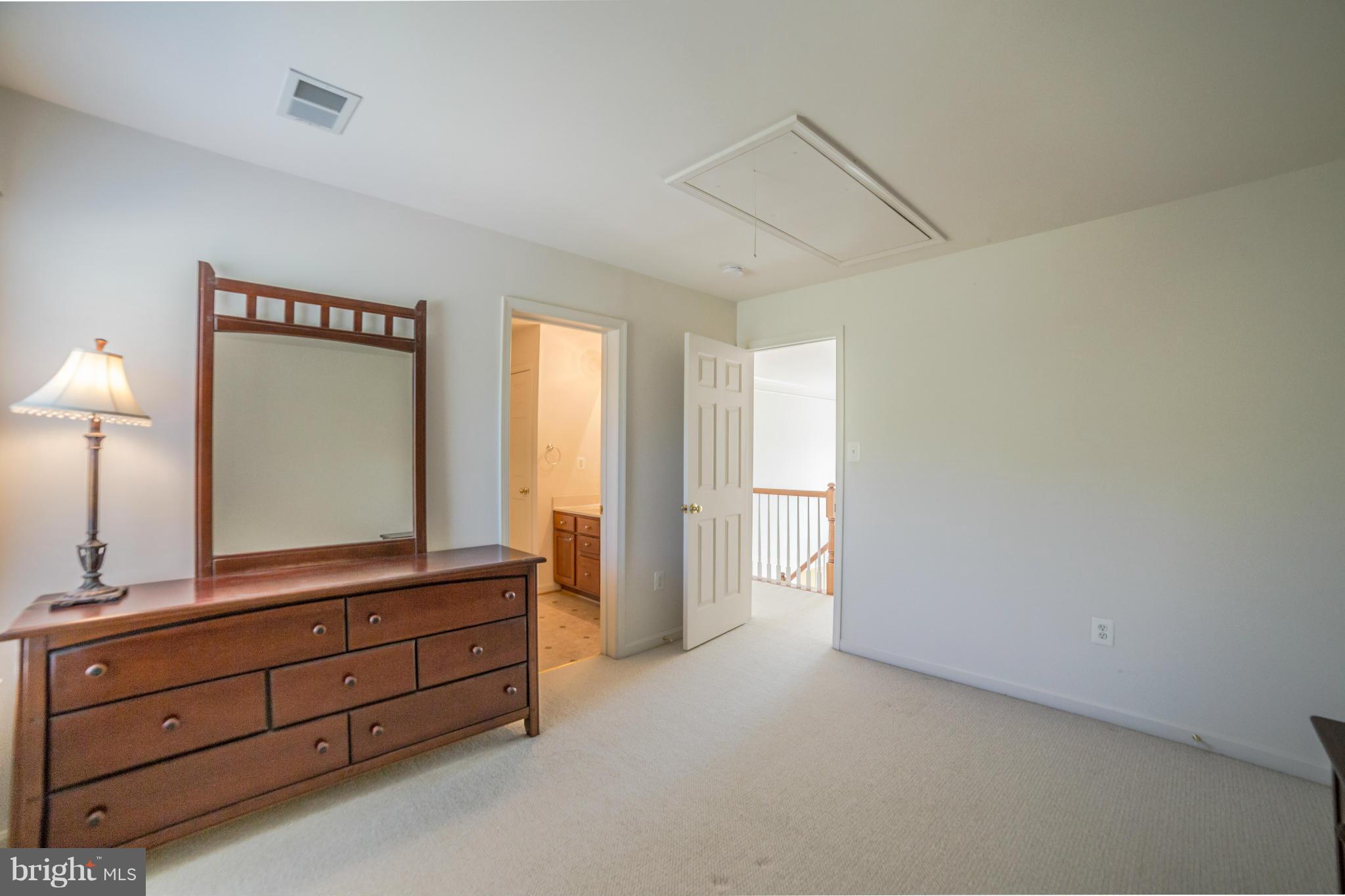 BROAD RUN OAKS - Residential