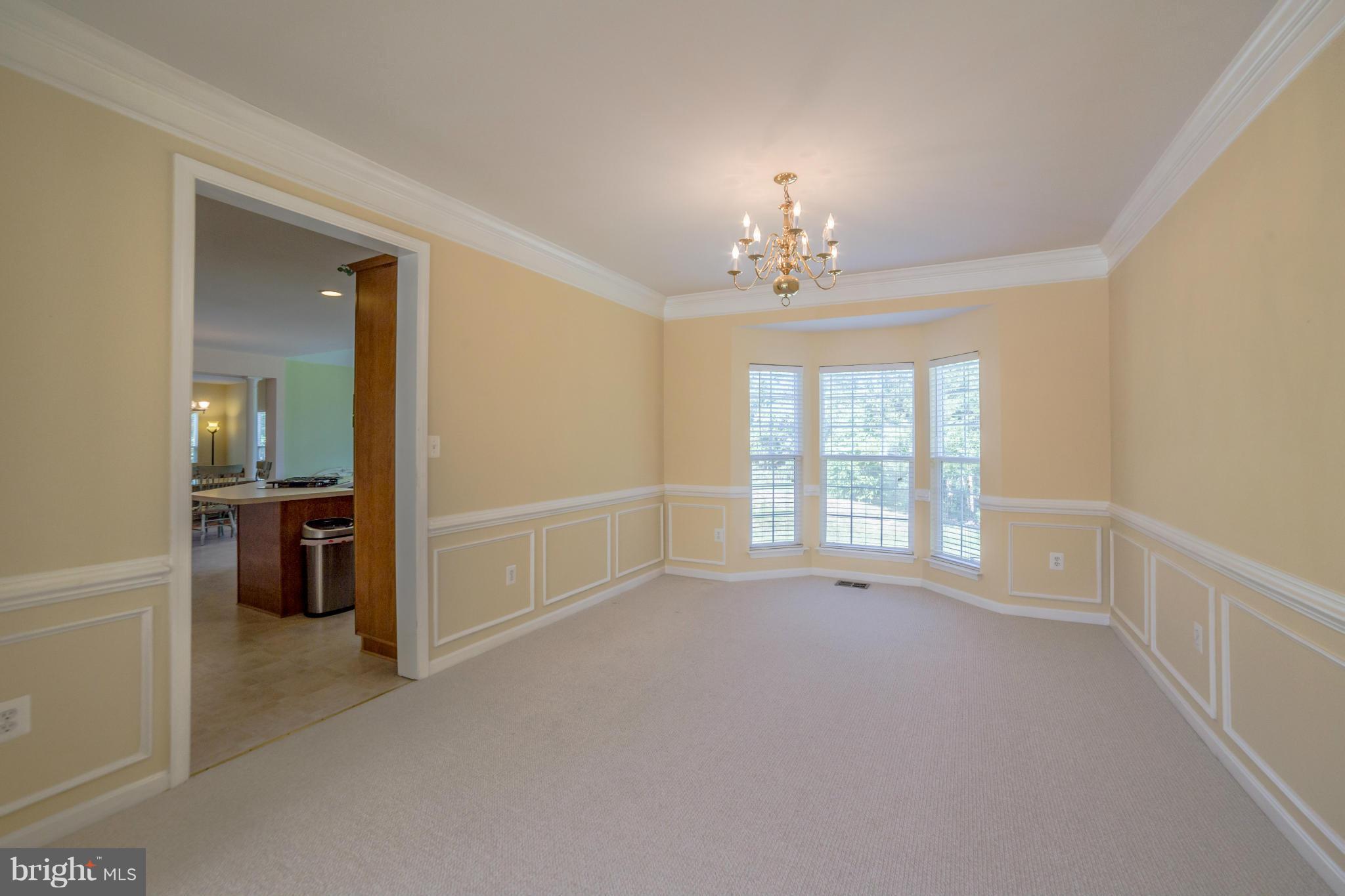 BROAD RUN OAKS - Residential