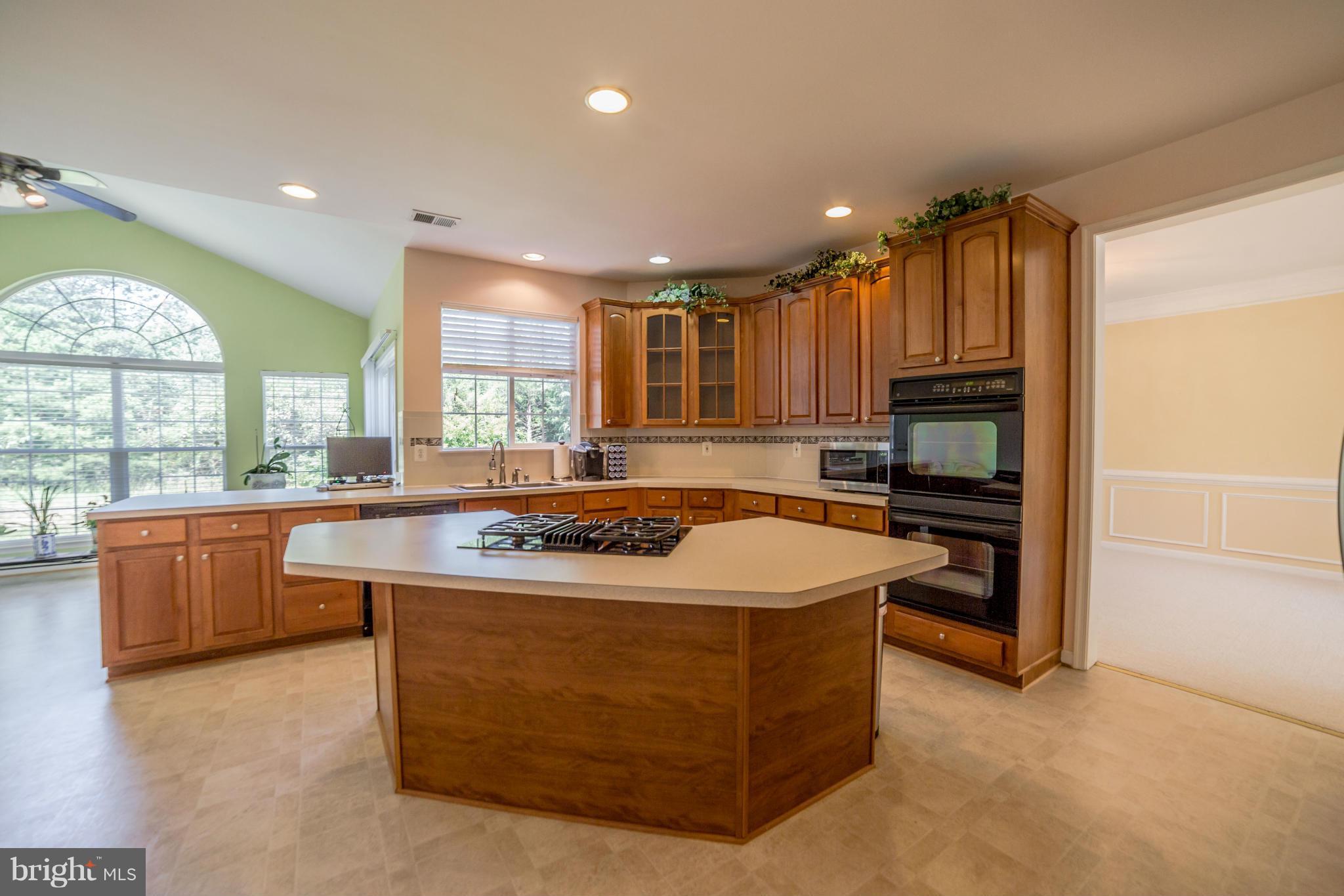 BROAD RUN OAKS - Residential