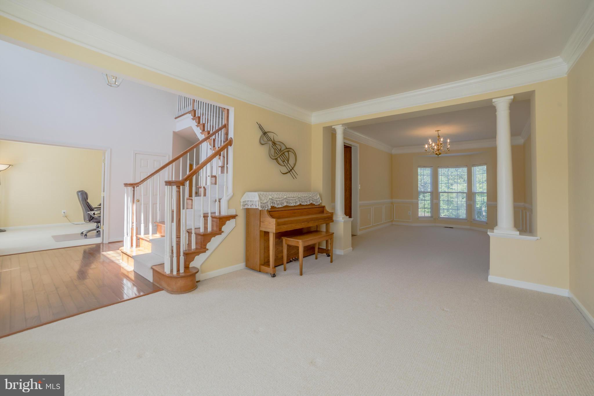 BROAD RUN OAKS - Residential