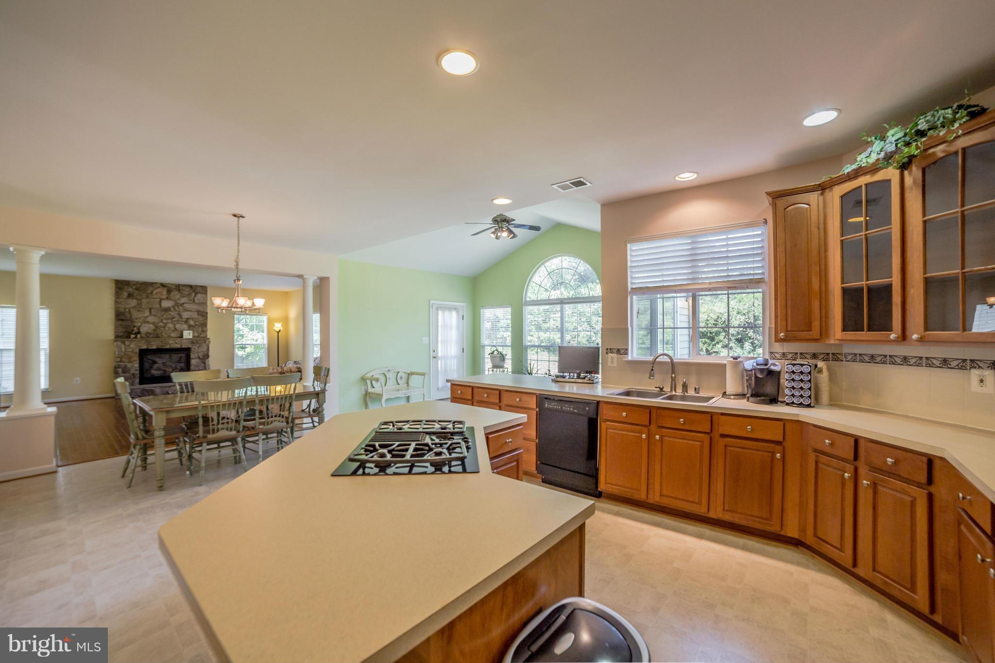 BROAD RUN OAKS - Residential